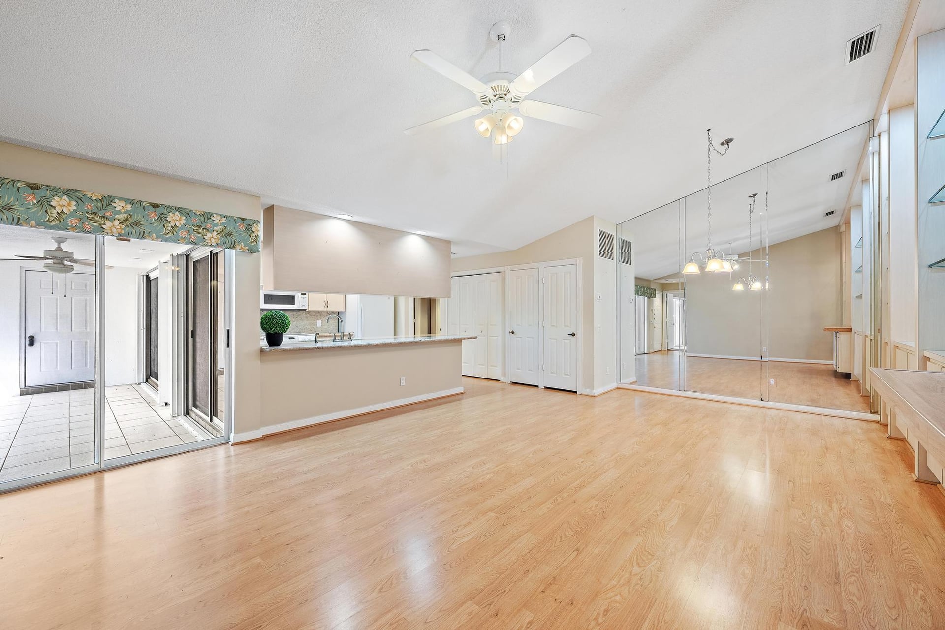 Residence photo 21