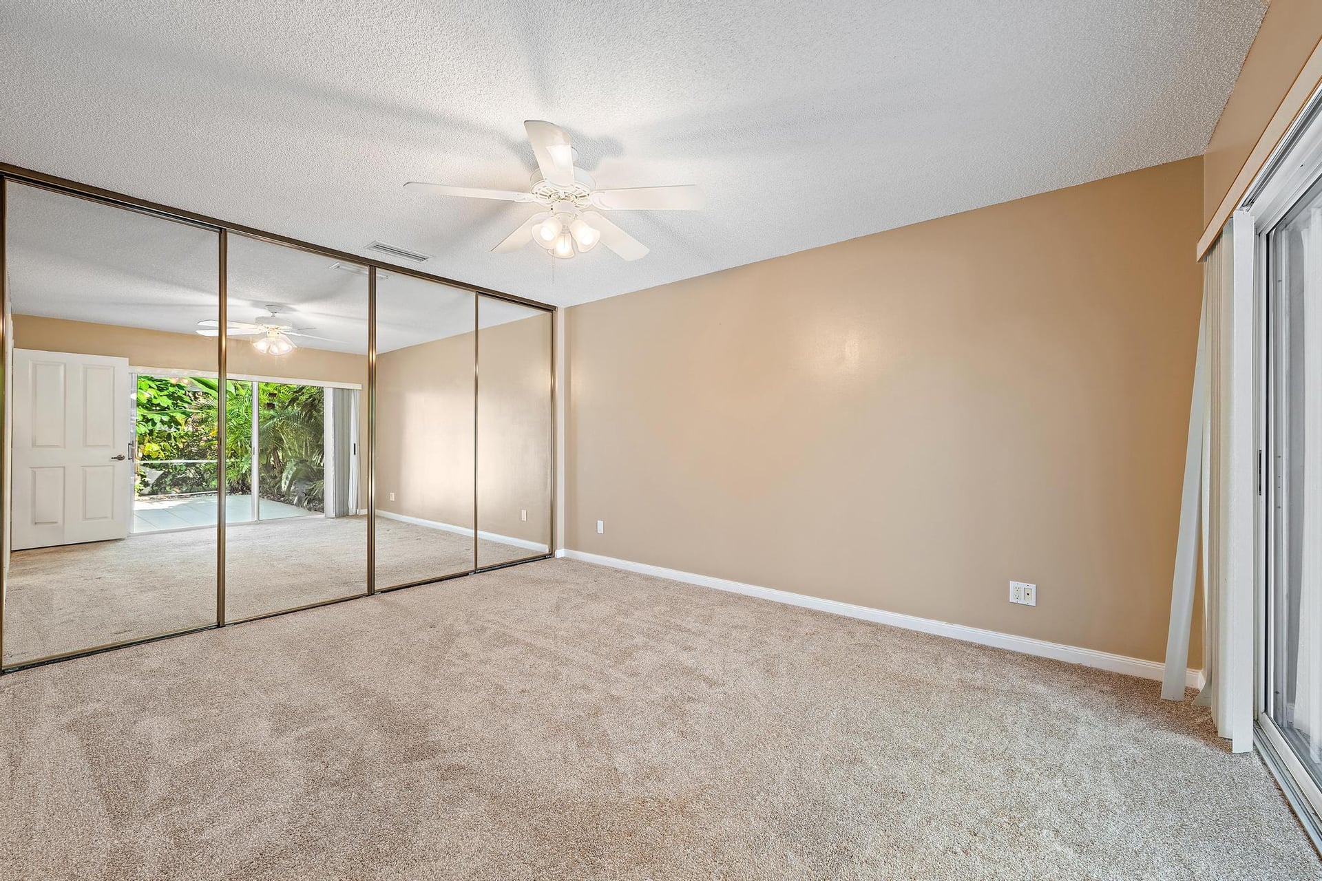 Residence photo 24