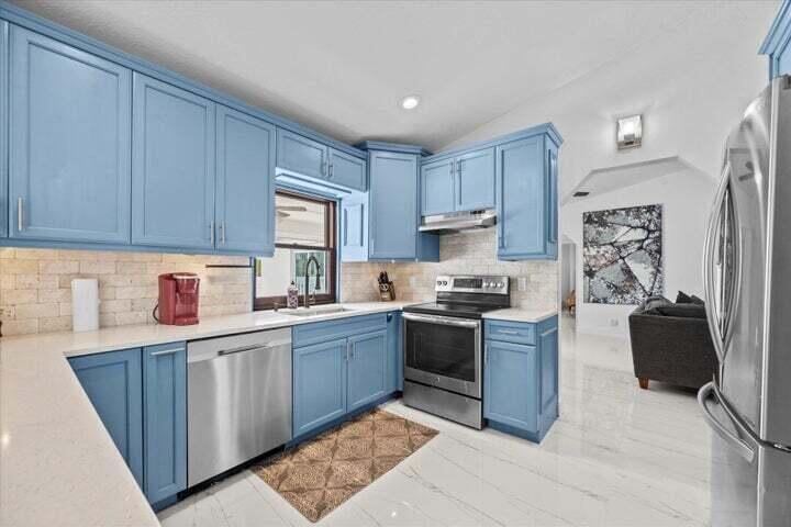 Residence photo 16