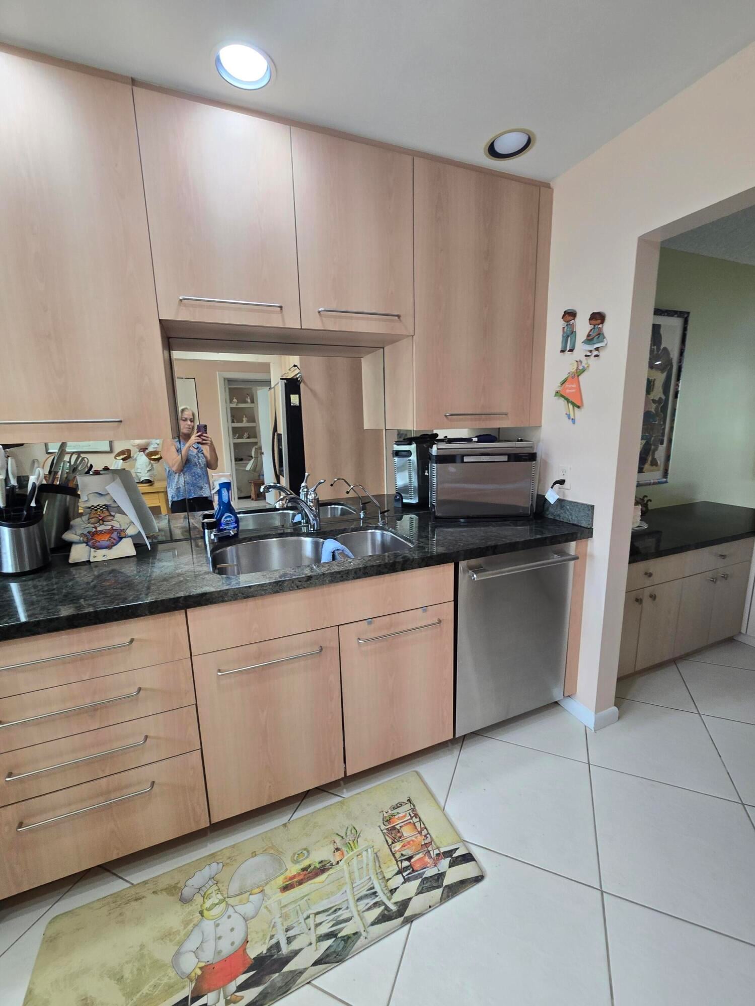 Unit 38e photo 4