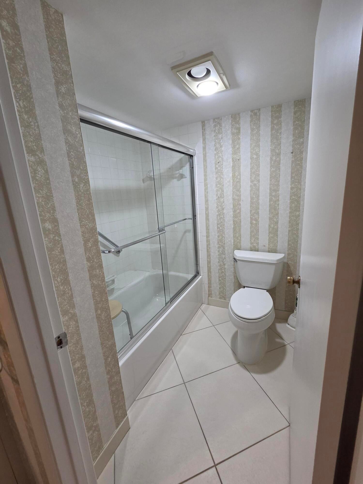 Unit 38e photo 8