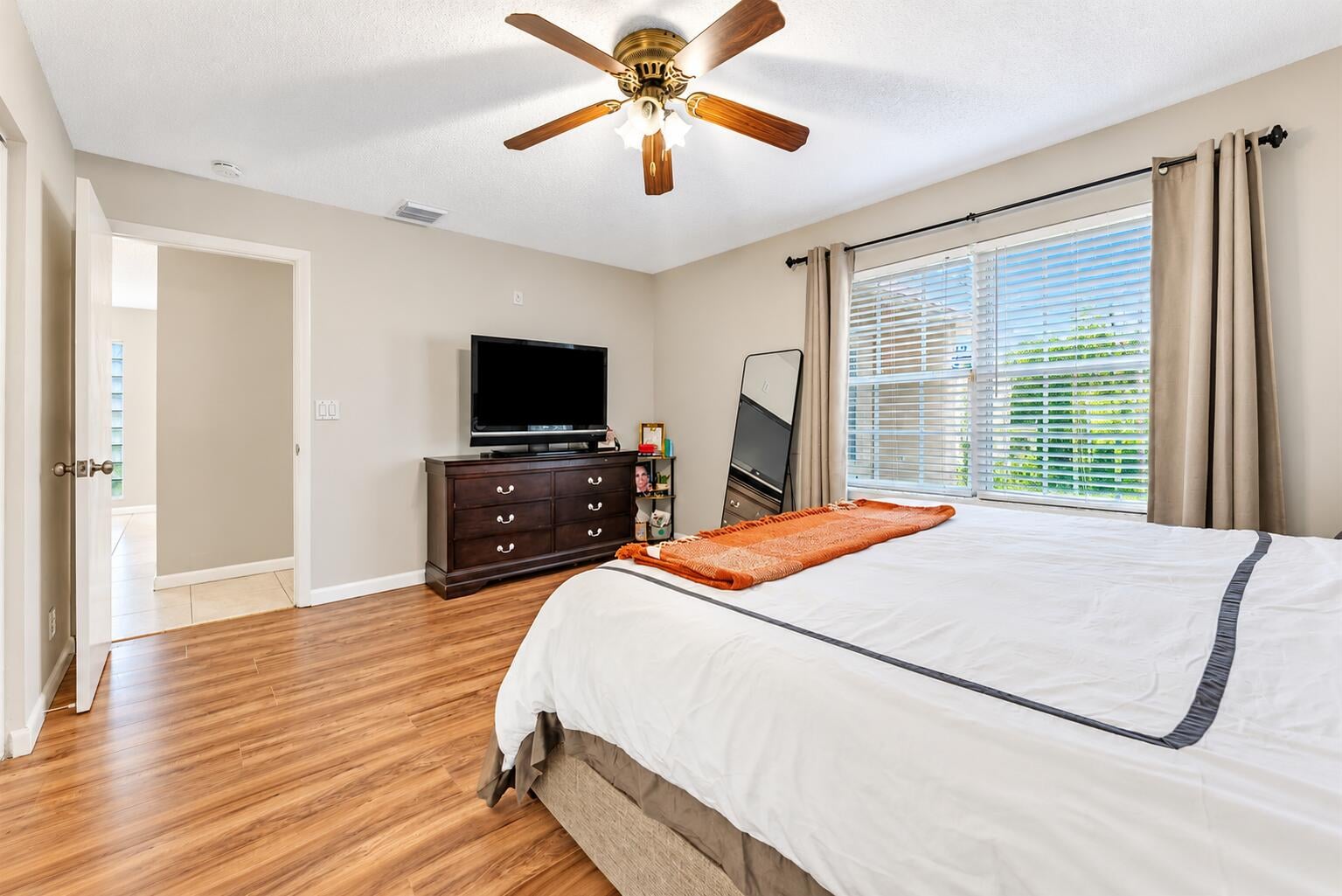  Residence photo 4
