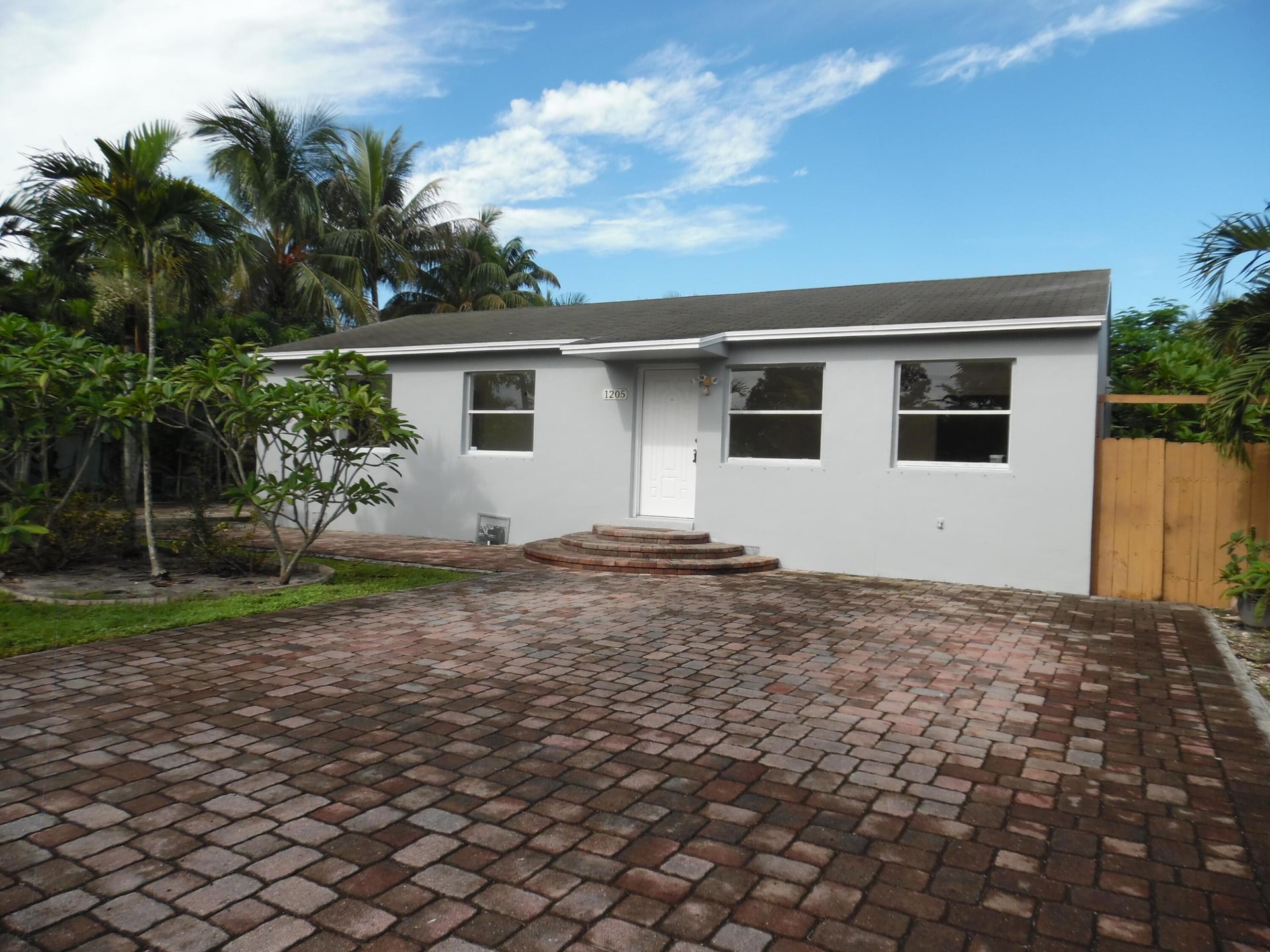 Residence photo 2