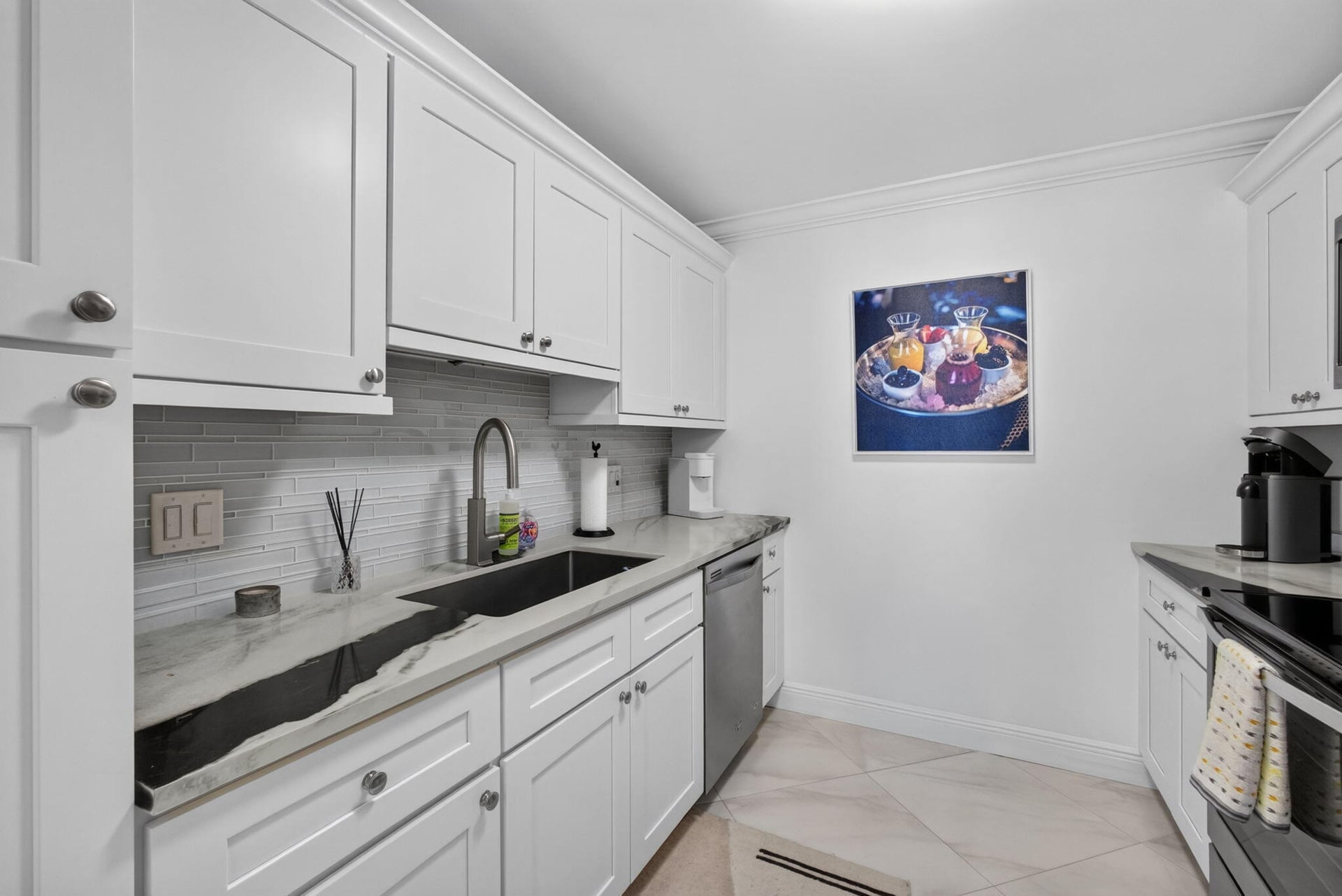 Unit 402 photo 8