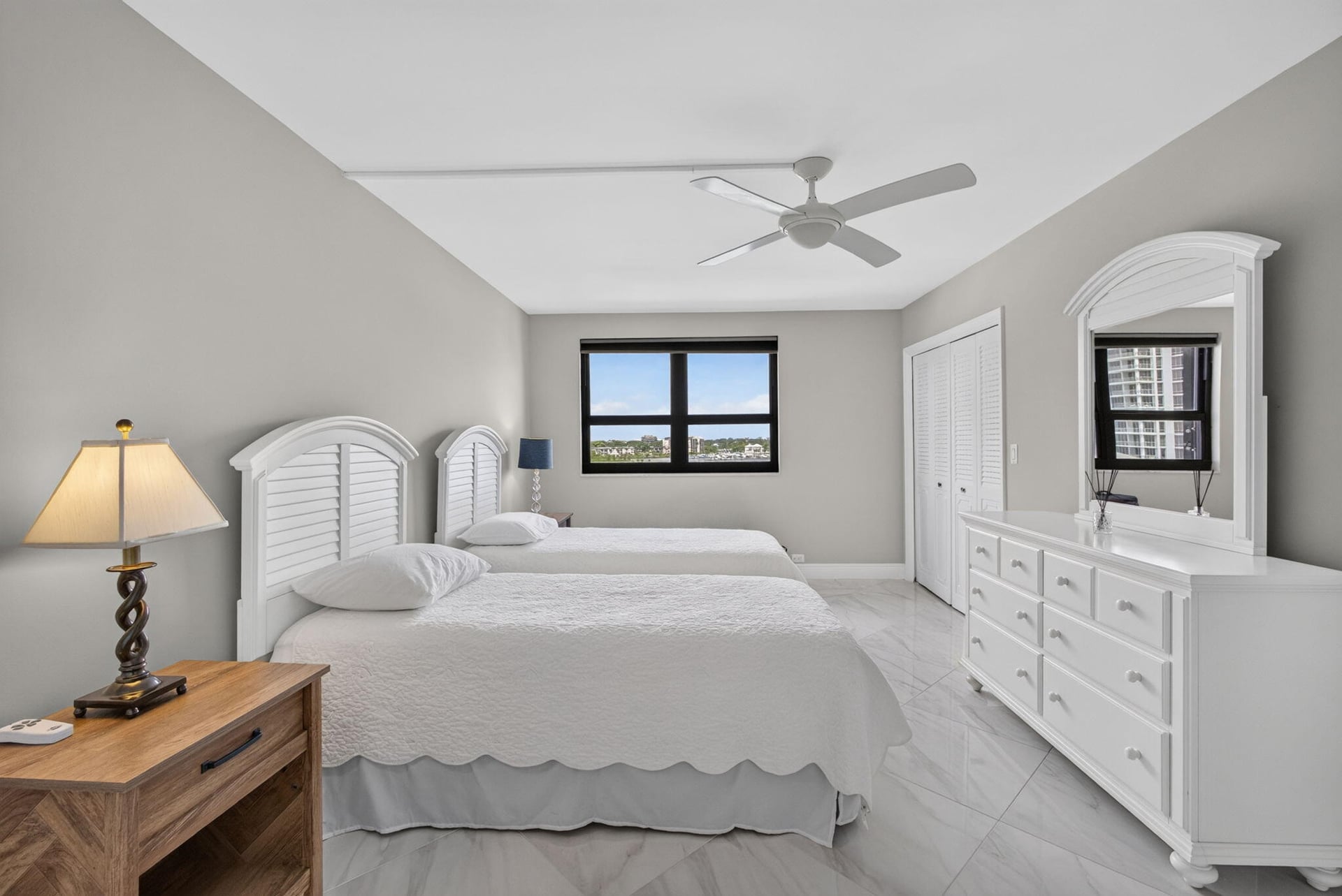  Unit 402 photo 16