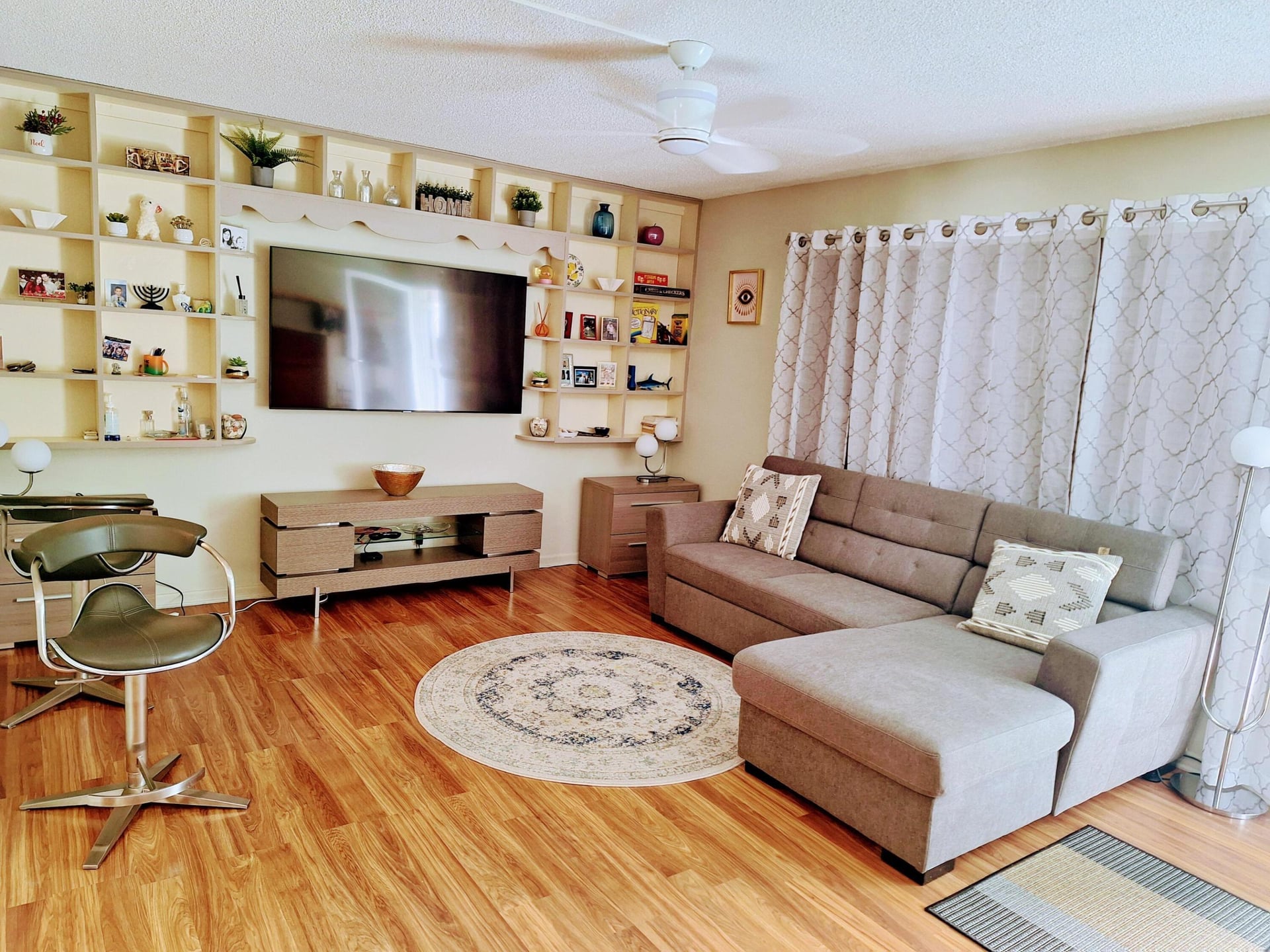 Unit 208 photo 5