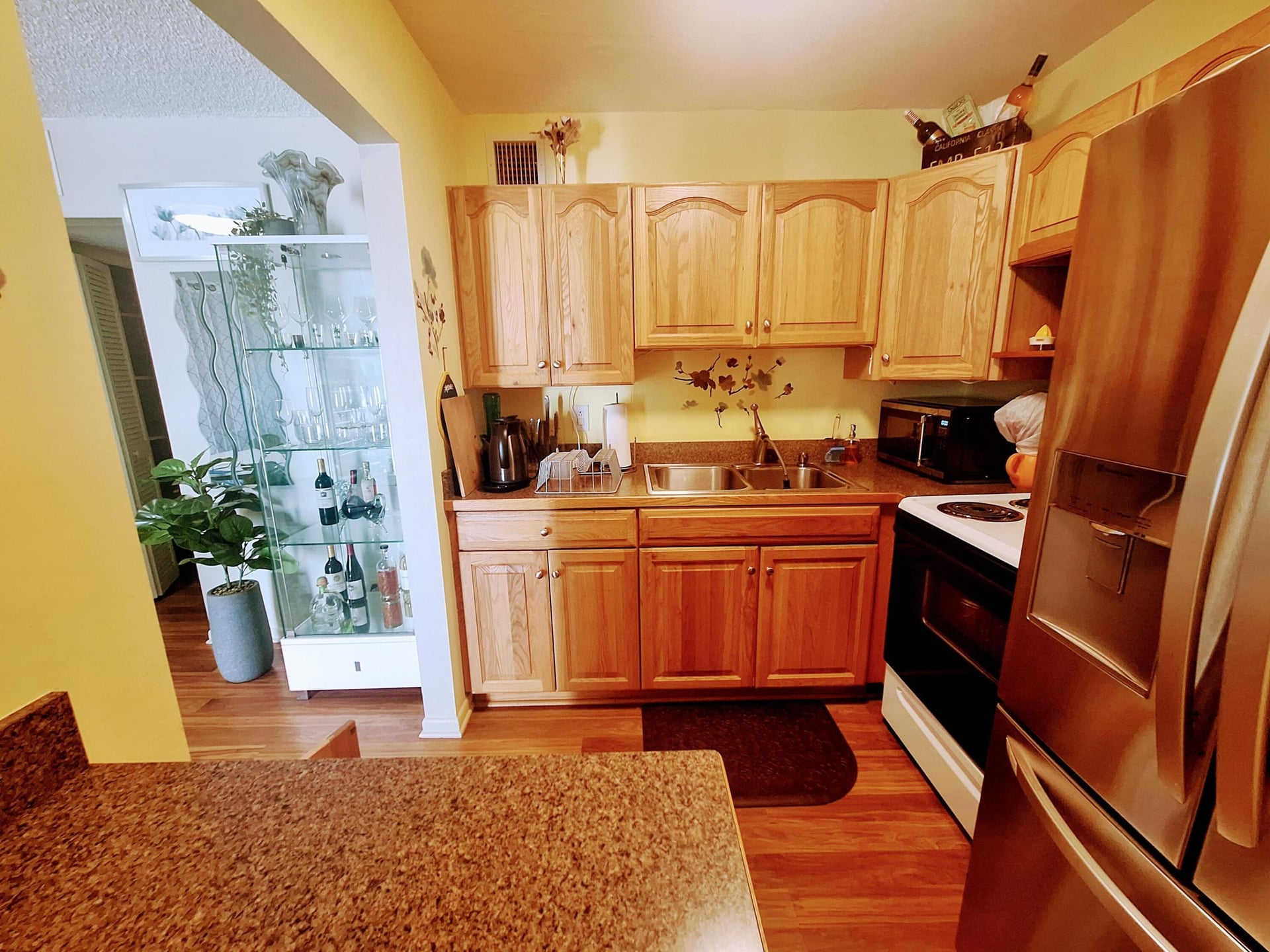 Unit 208 photo 7