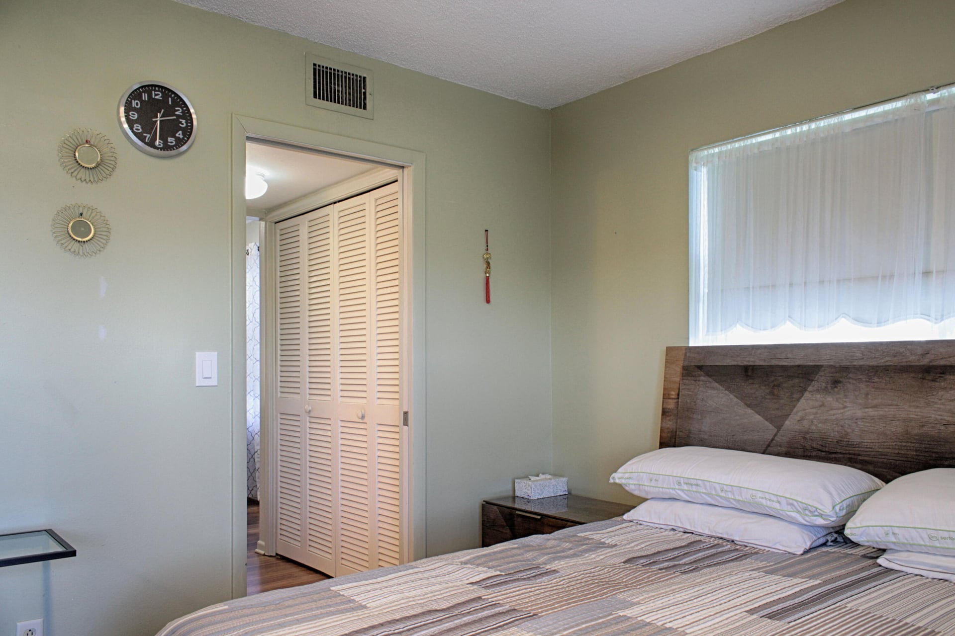Unit 208 photo 12