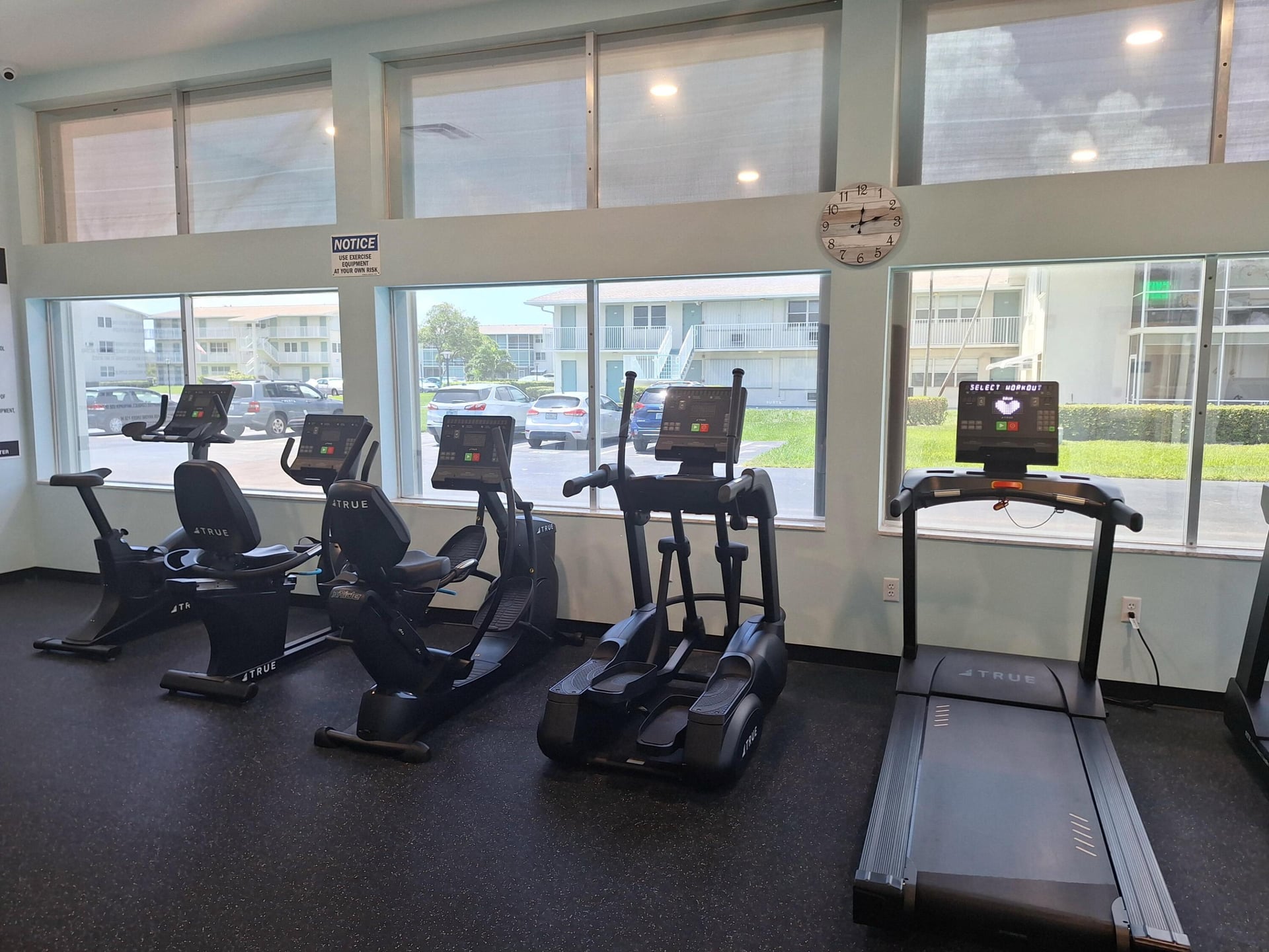 Unit 208 photo 23