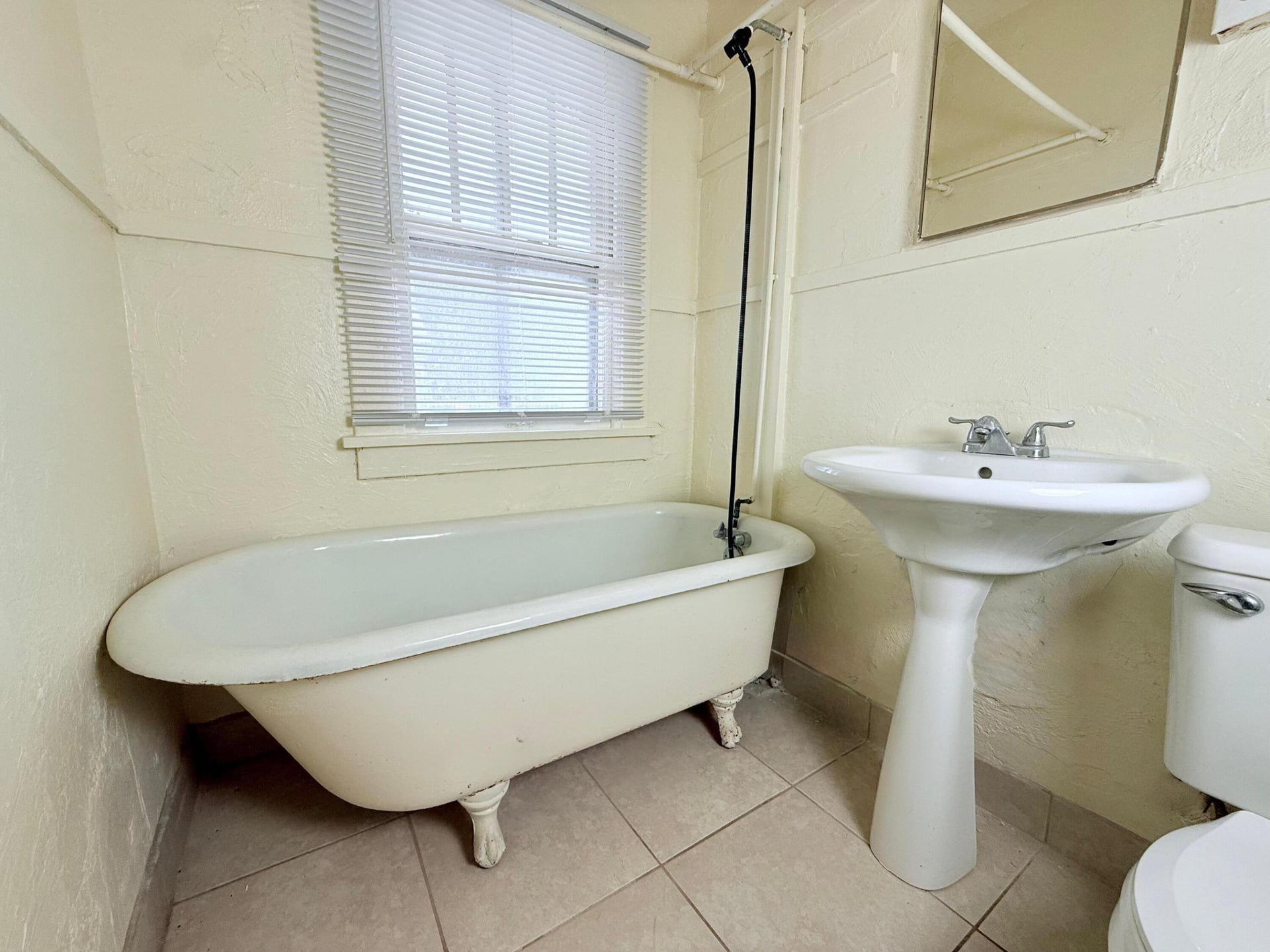  Unit 12 photo 4