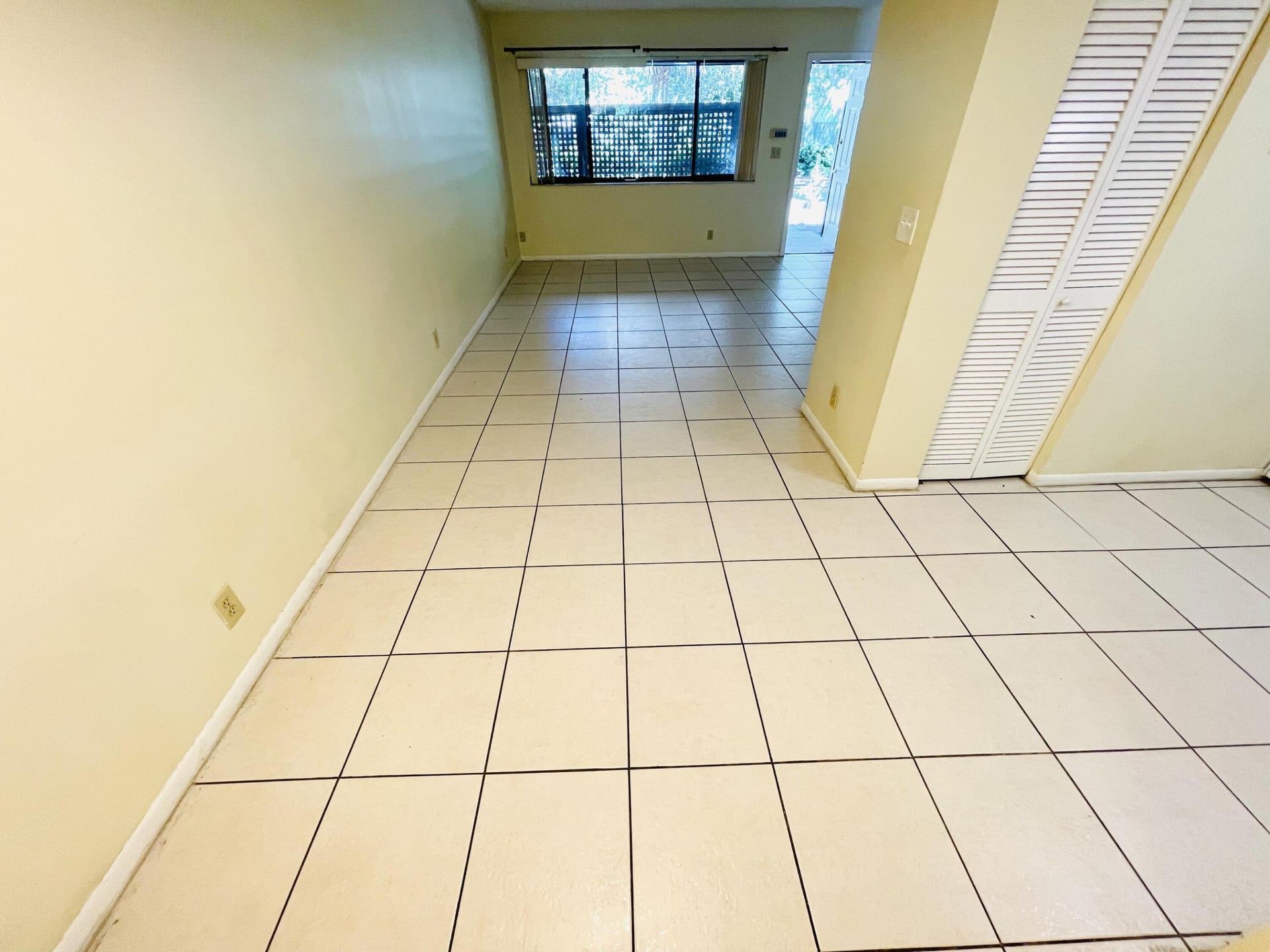 Unit B photo 8