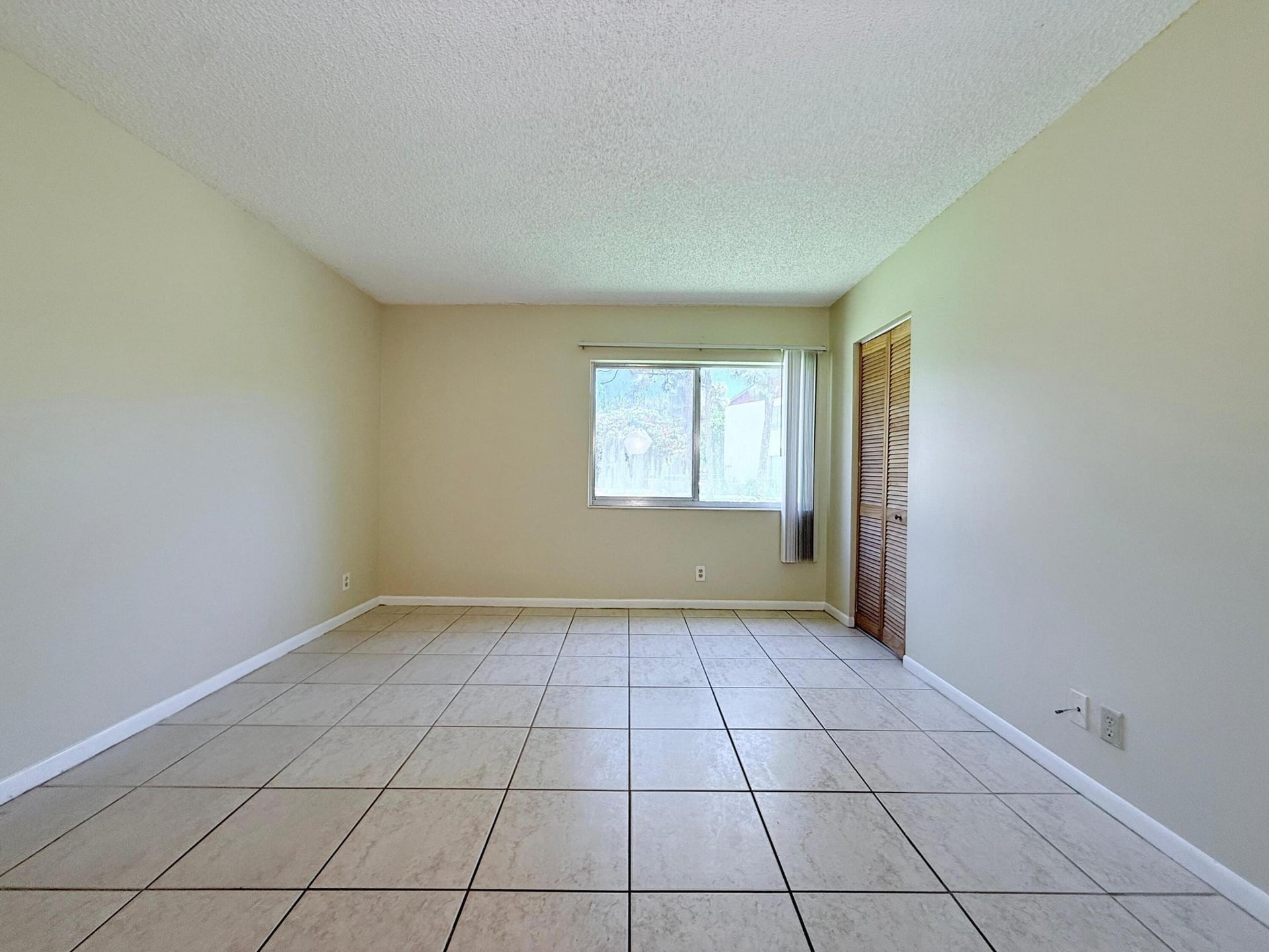  Unit B1 photo 15