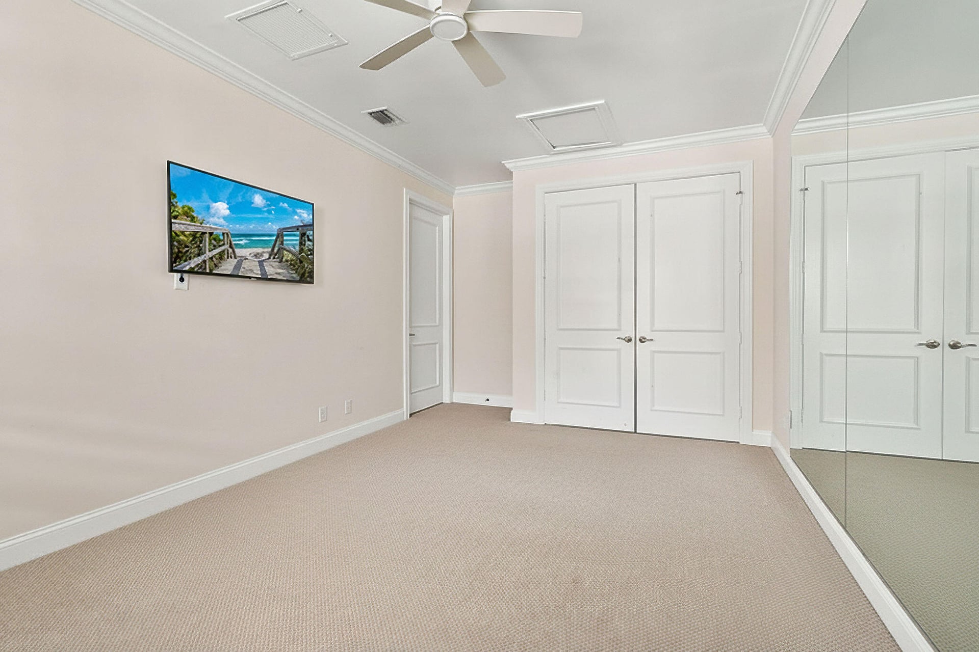  Residence photo 89
