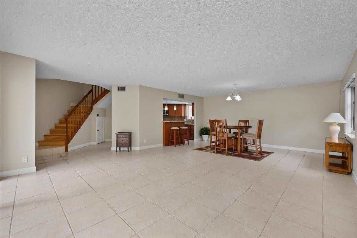  Residence photo 6