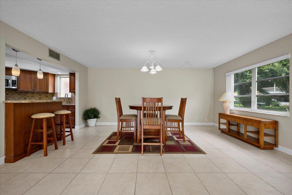  Residence photo 7