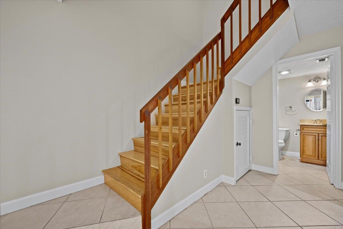  Residence photo 9