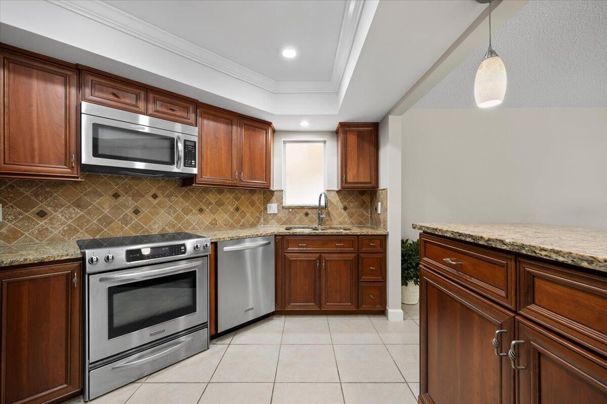  Residence photo 11