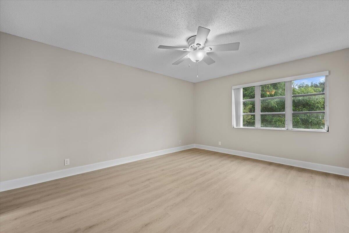  Residence photo 18
