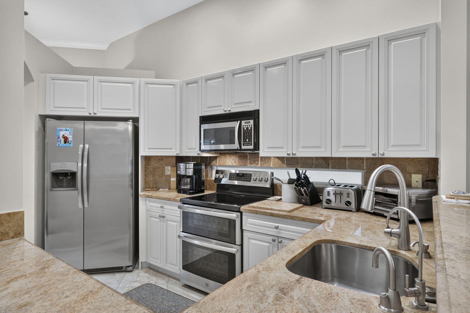 Residence photo 17