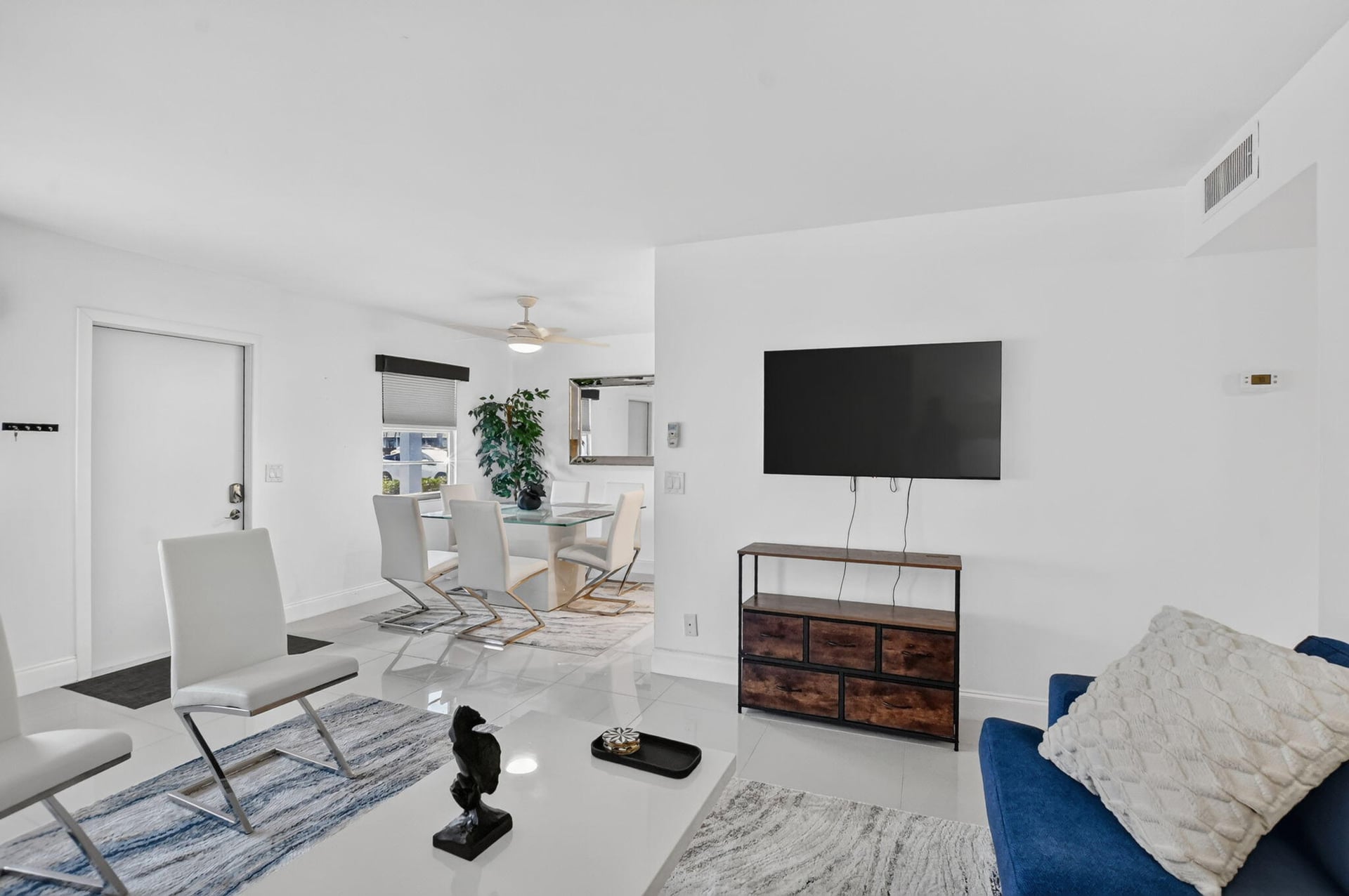 Residence photo 3