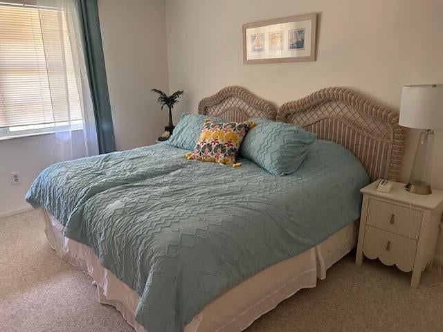 Unit H photo 14