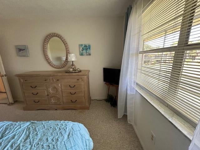 Unit H photo 15