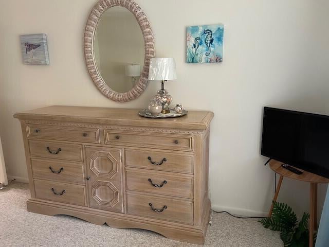 Unit H photo 16