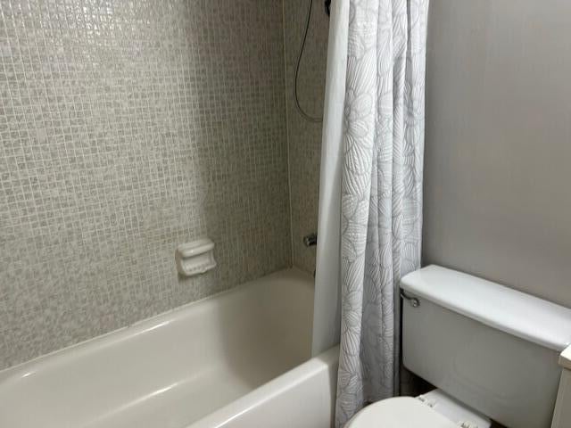 Unit H photo 18
