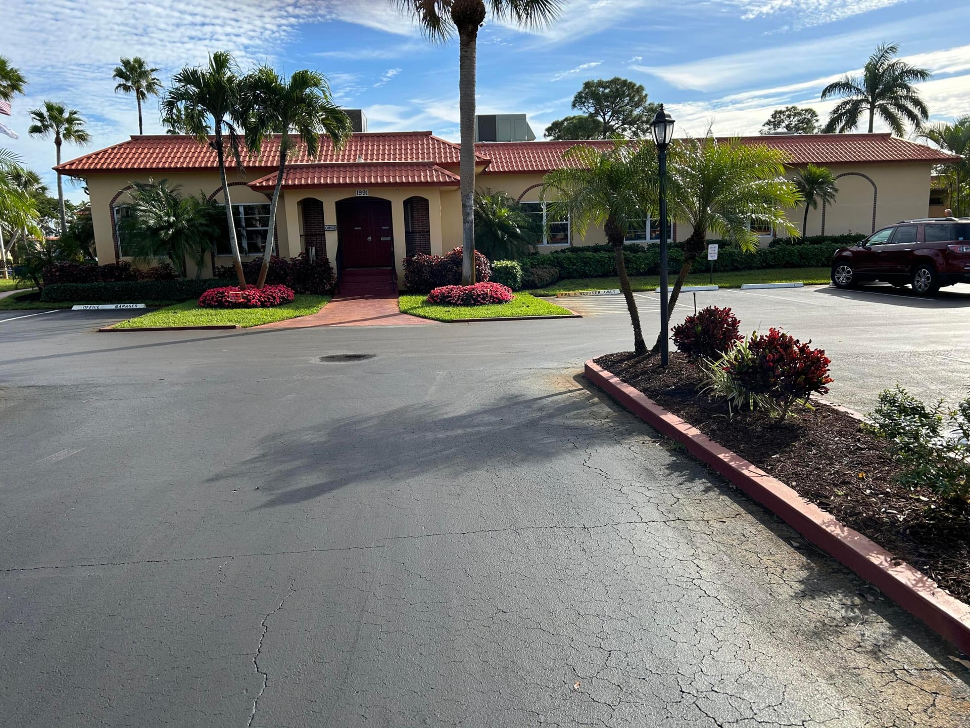 Unit H photo 26