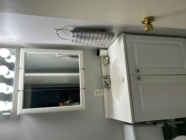 Unit H photo 30