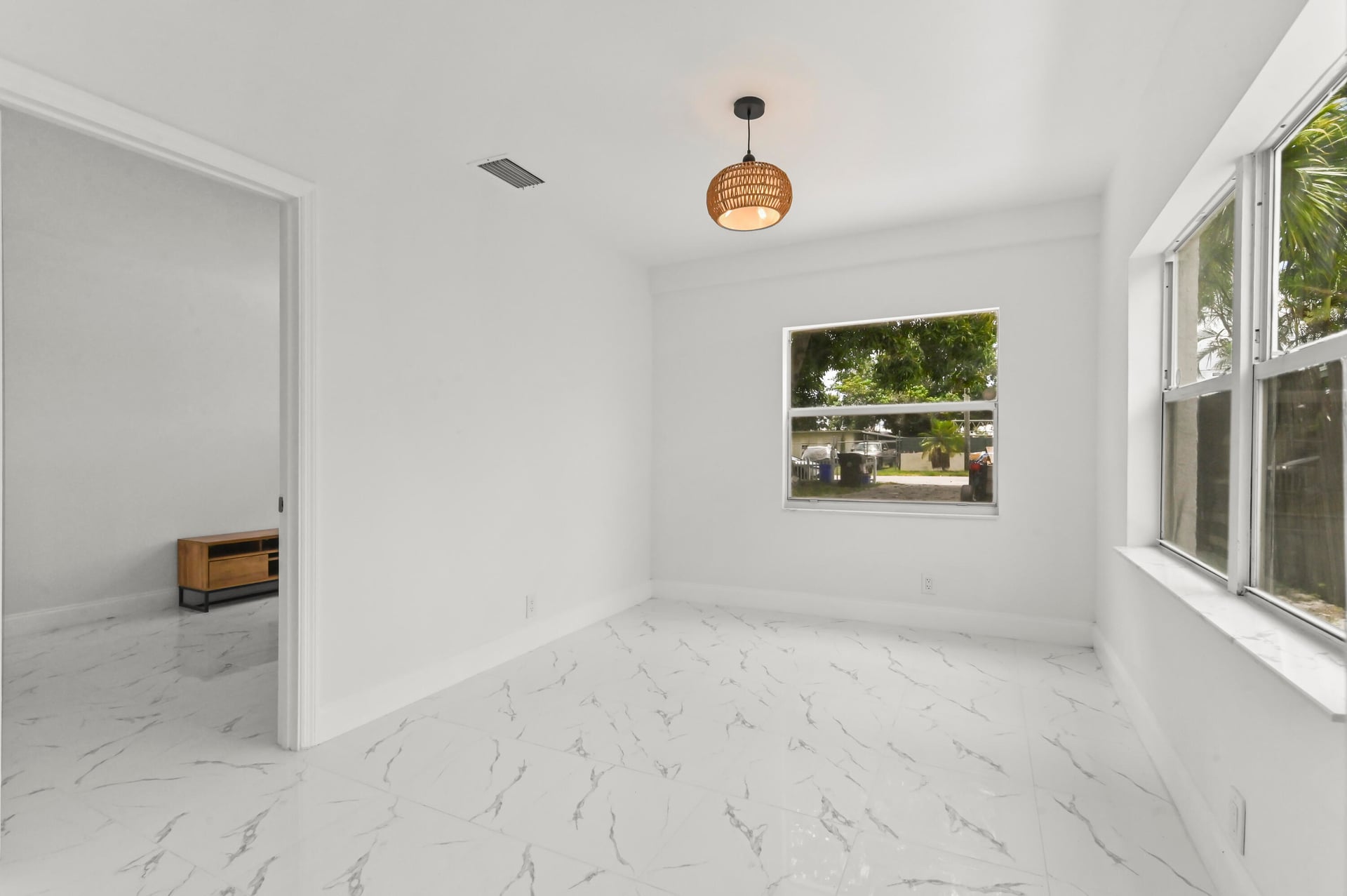 Residence photo 4