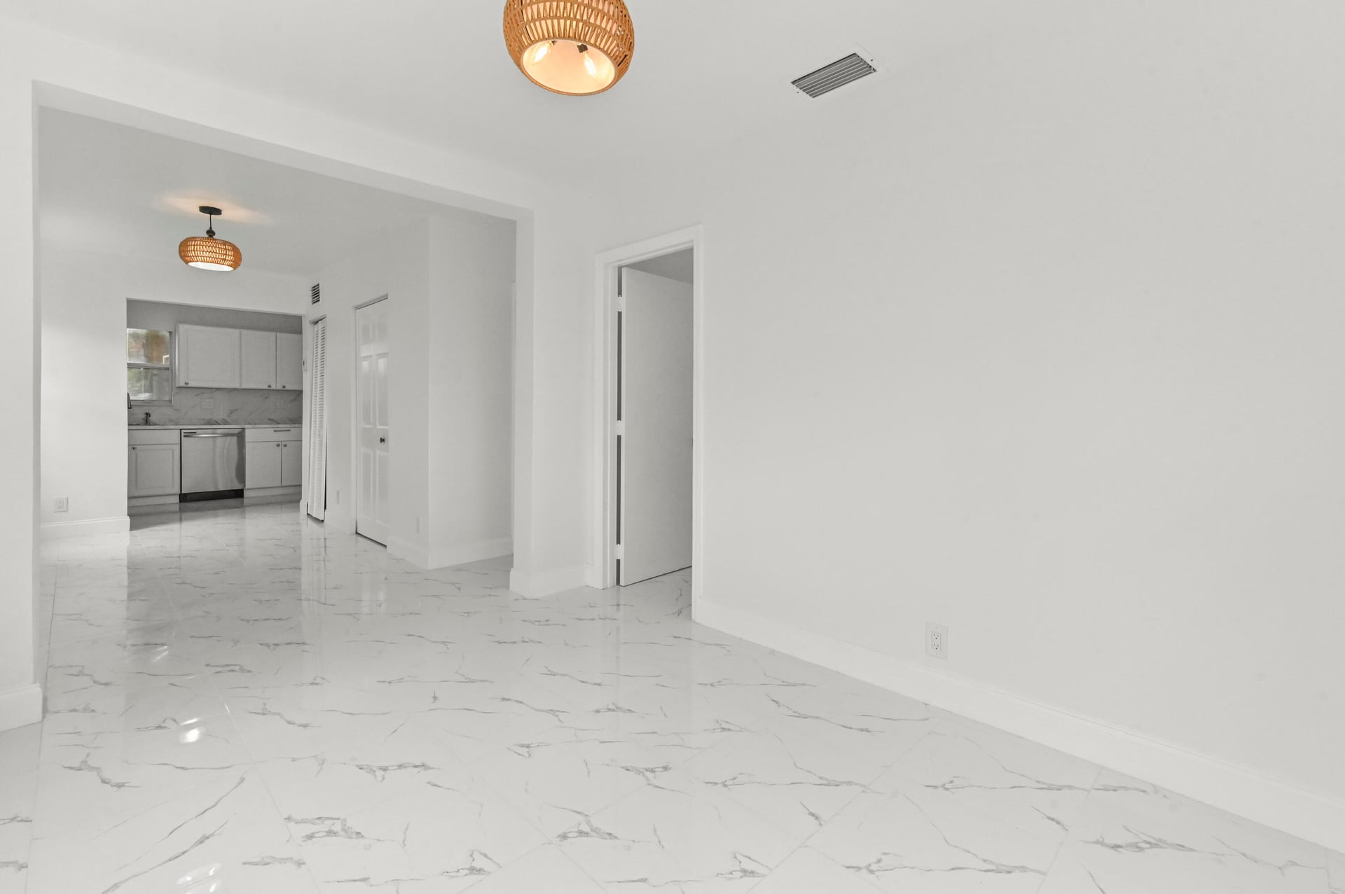  Residence photo 6