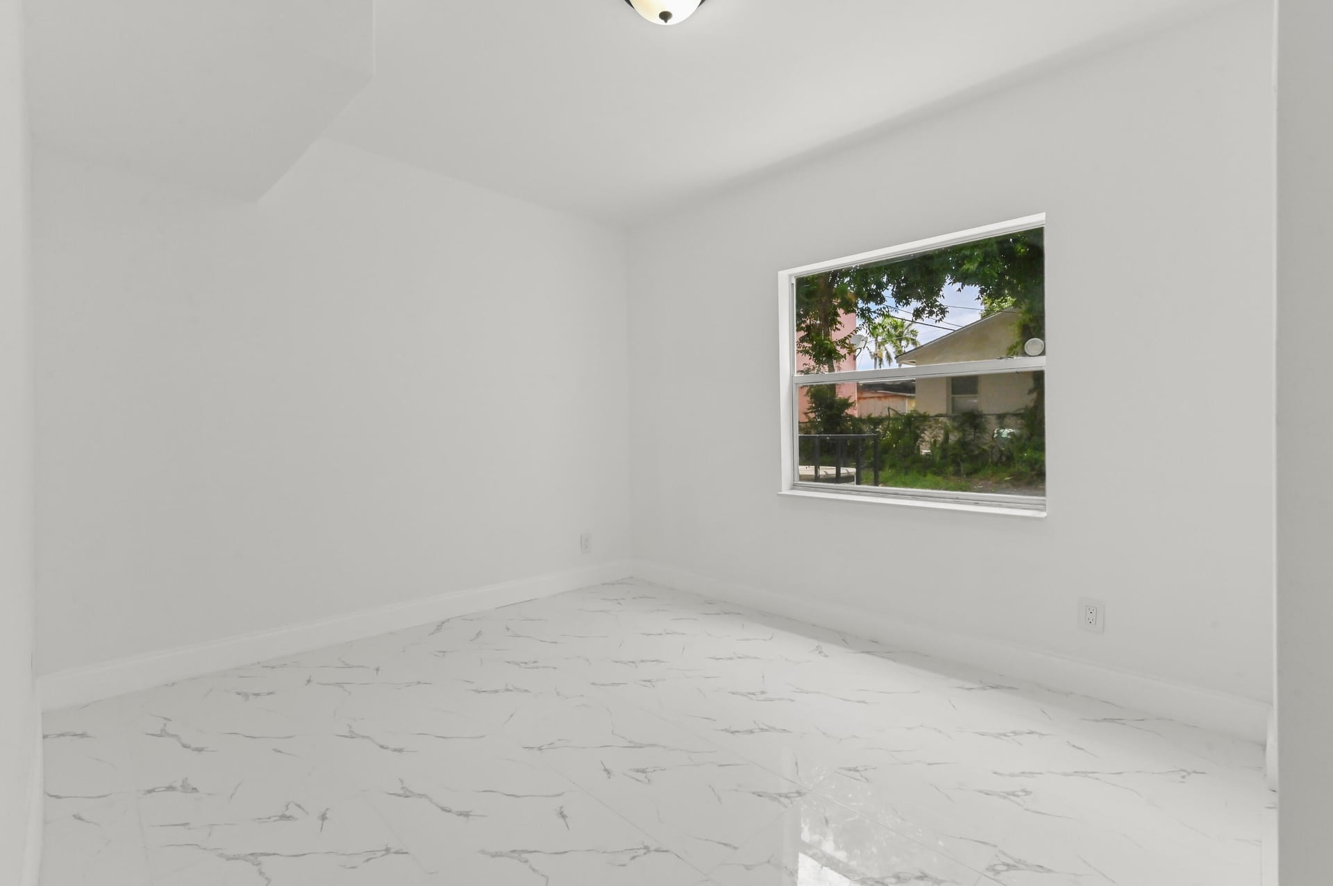  Residence photo 11
