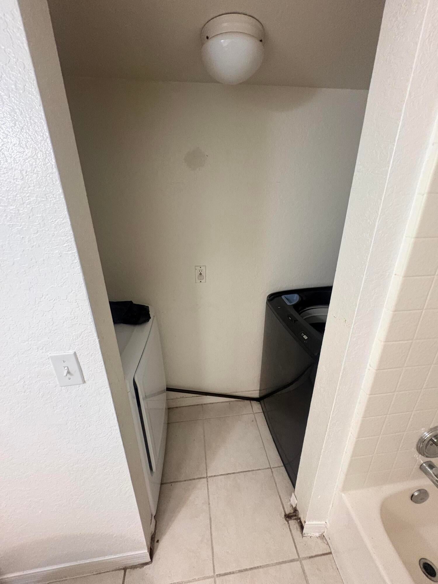 Unit 101W photo 2