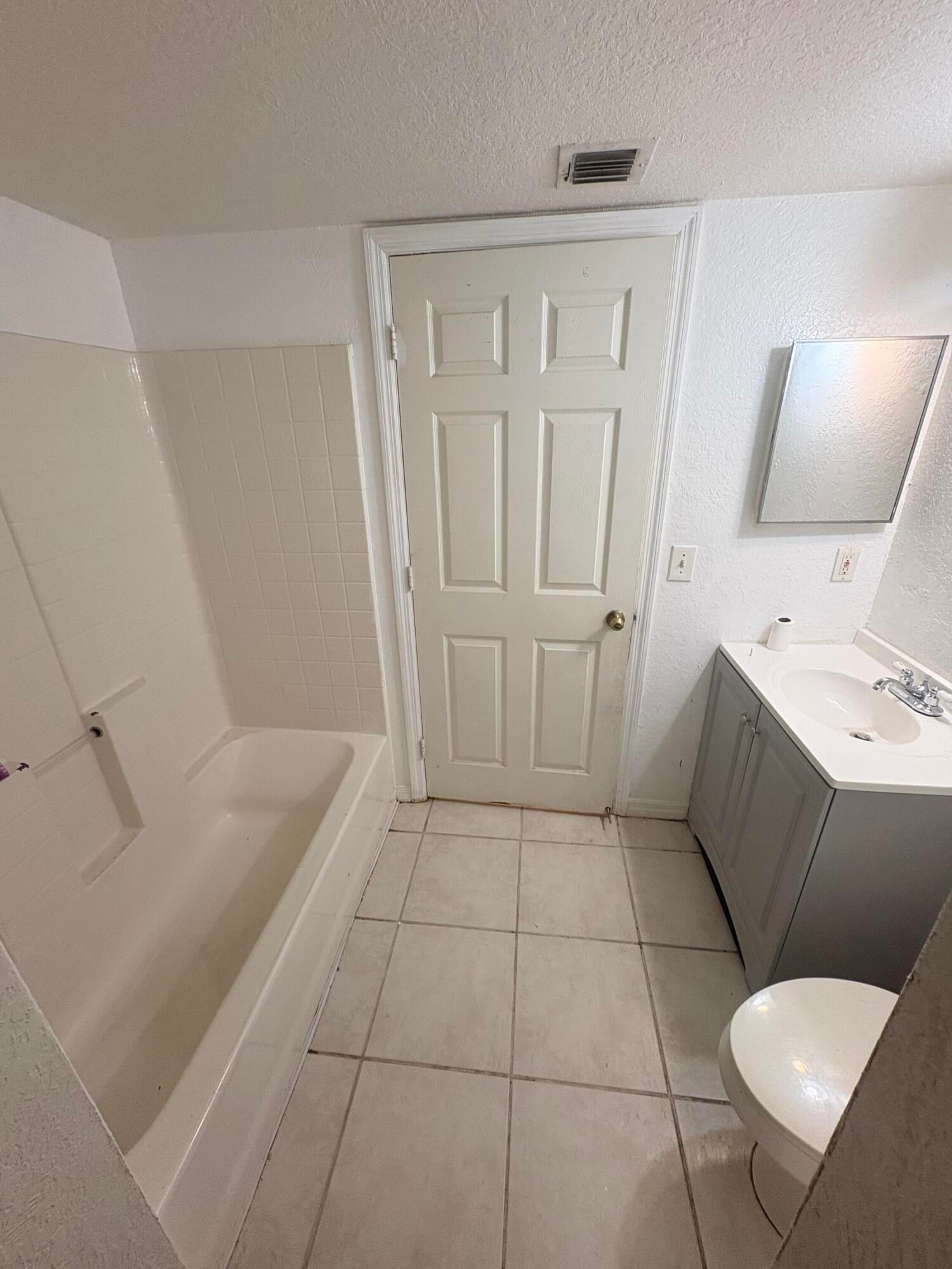 Unit 101W photo 8