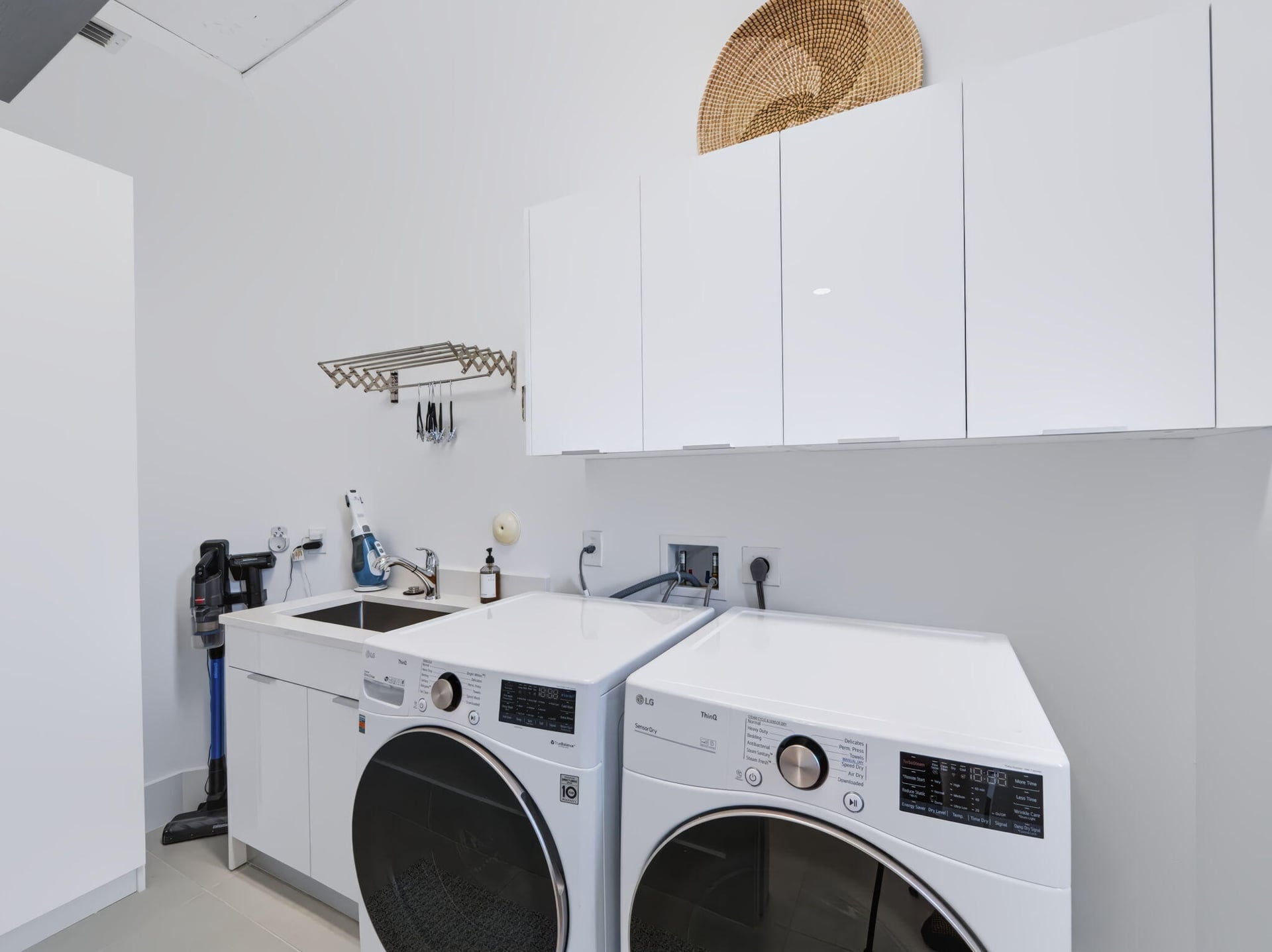 Unit C photo 24
