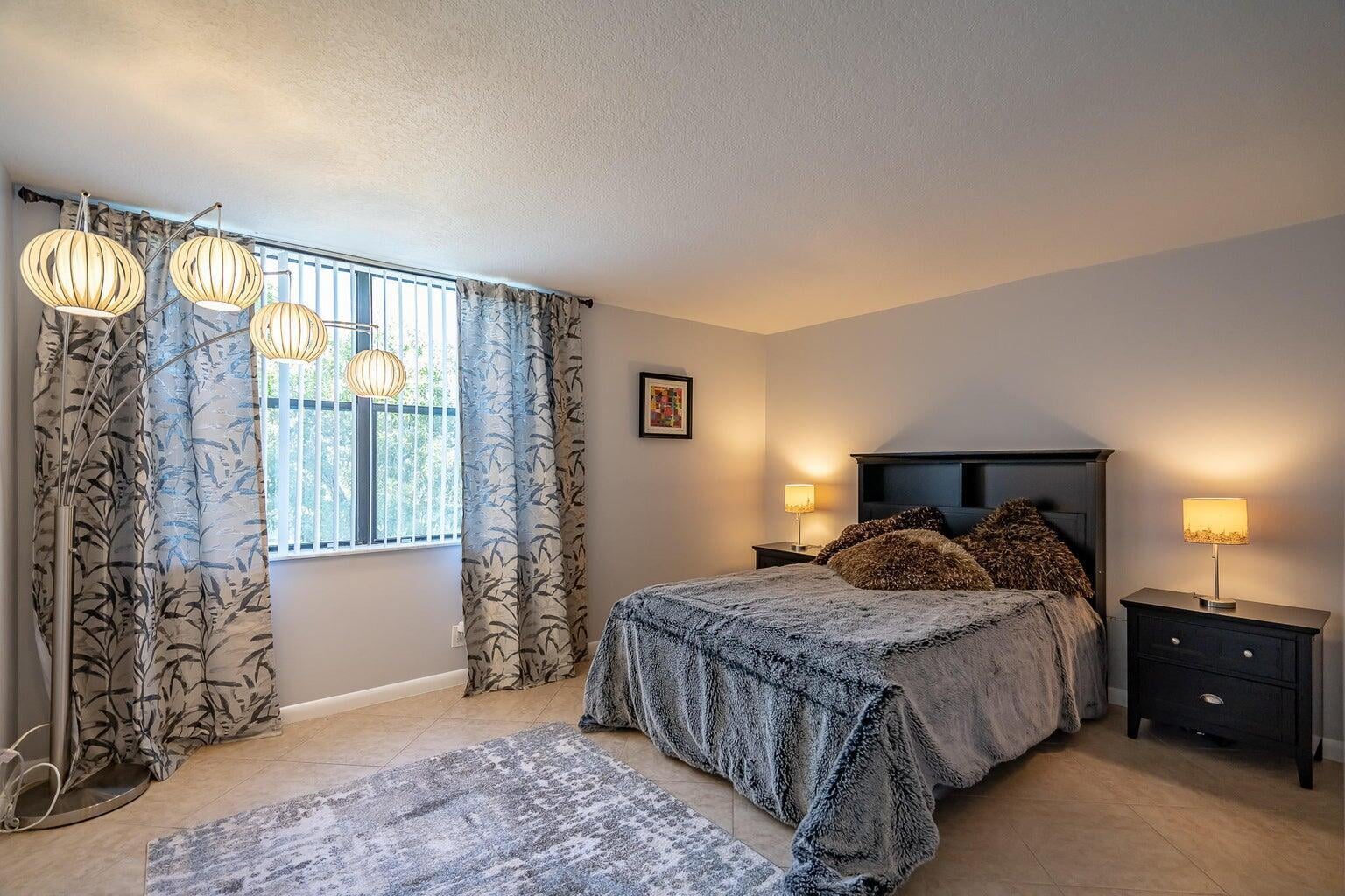  Unit 8308 photo 14