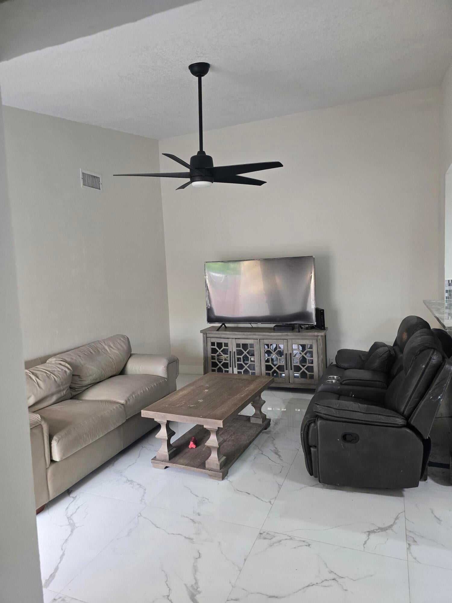 Residence photo 6