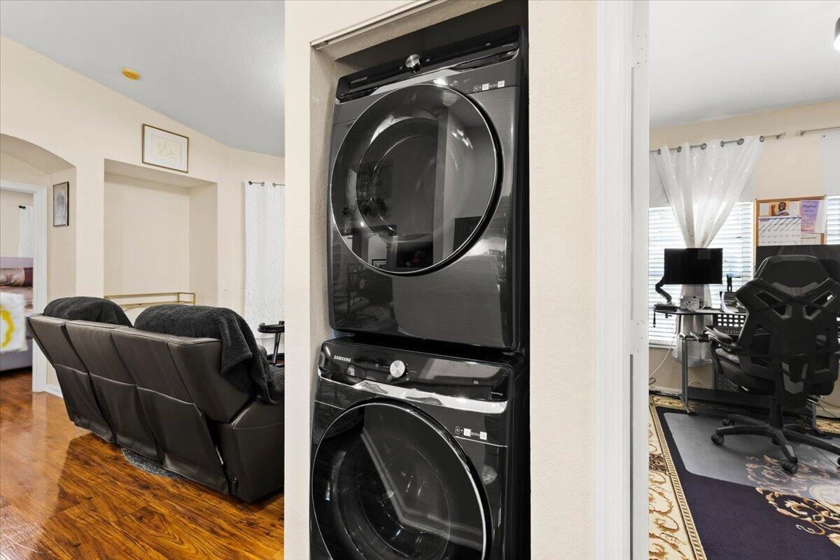  Residence photo 6