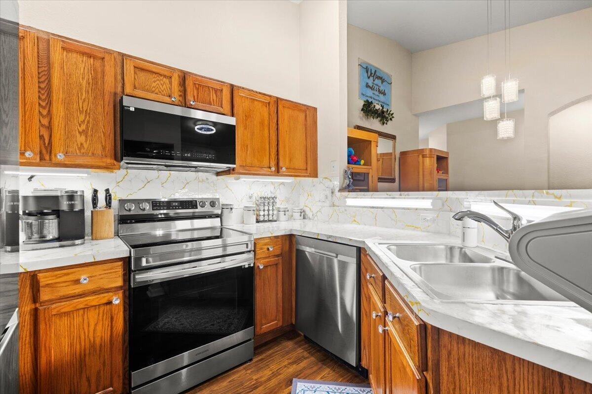  Residence photo 9