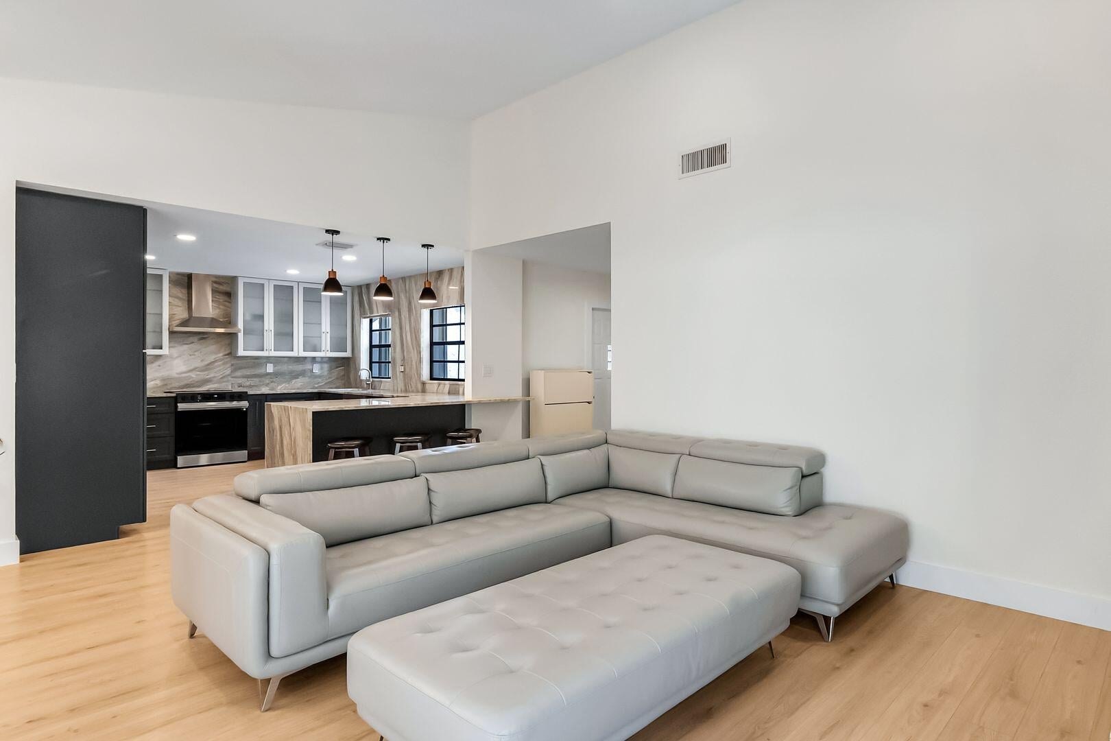 Residence photo 2