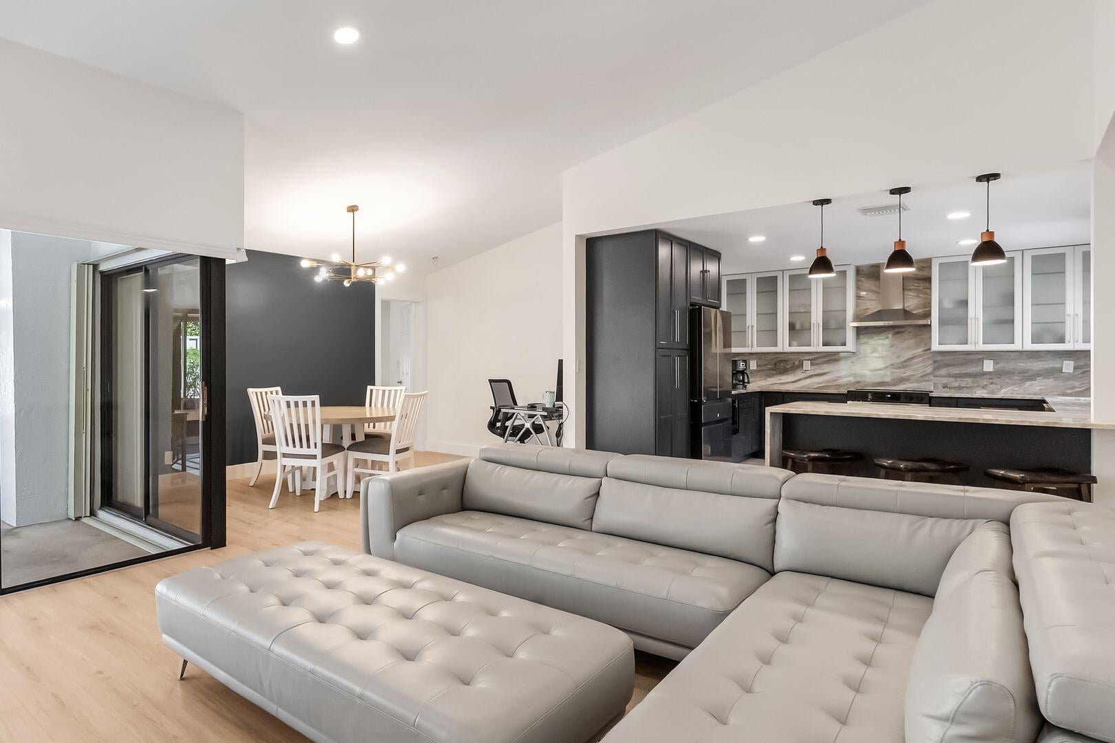 Residence photo 3