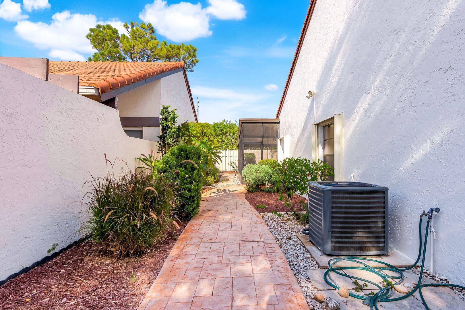Residence photo 22