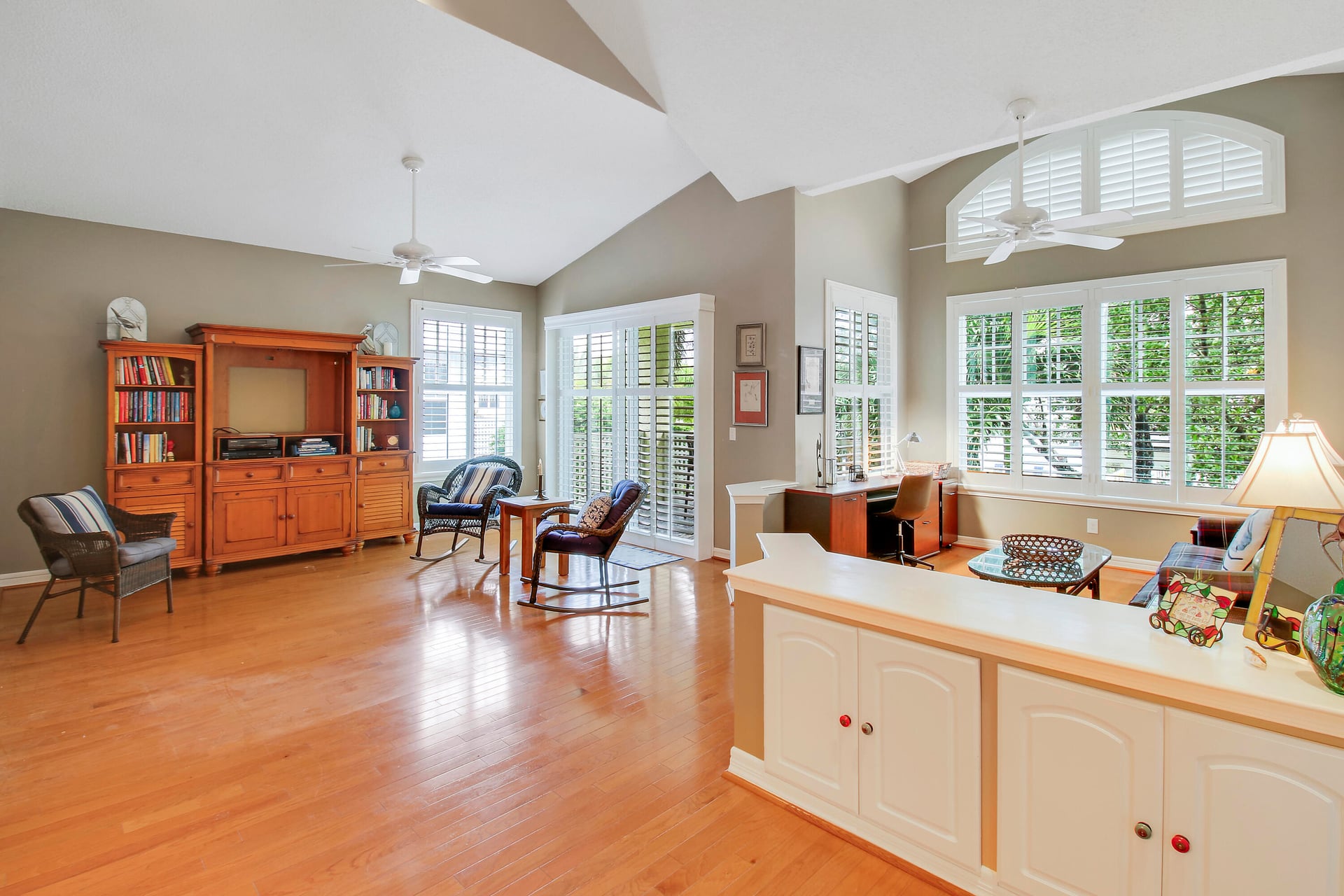 Unit 1103 photo 9