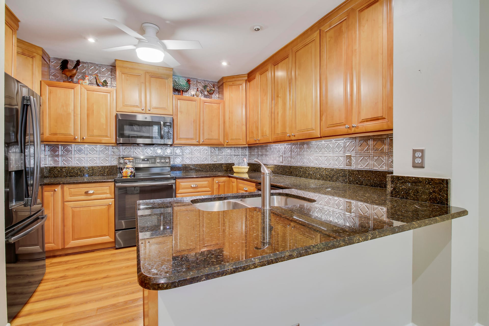 Unit 1103 photo 14