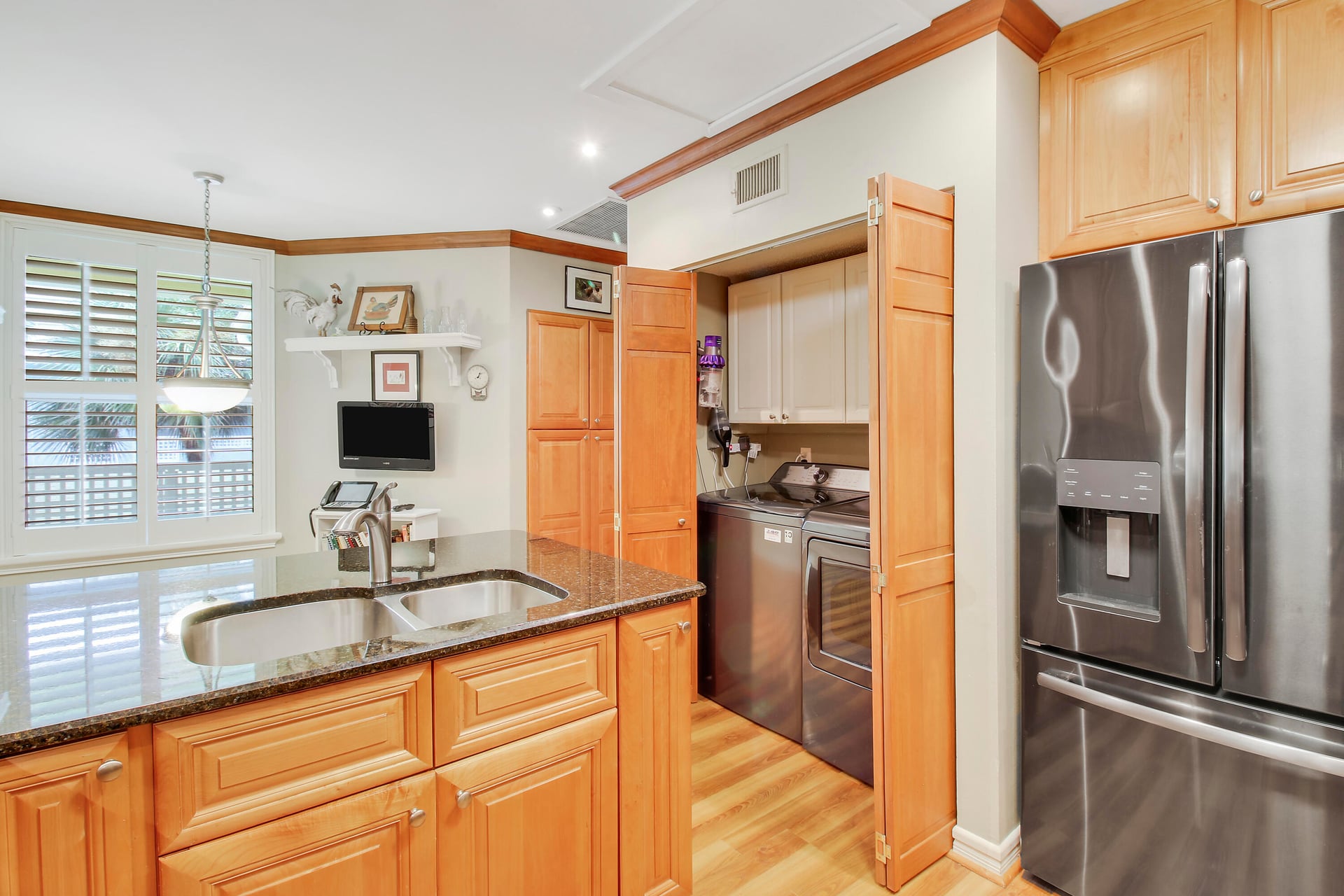 Unit 1103 photo 18