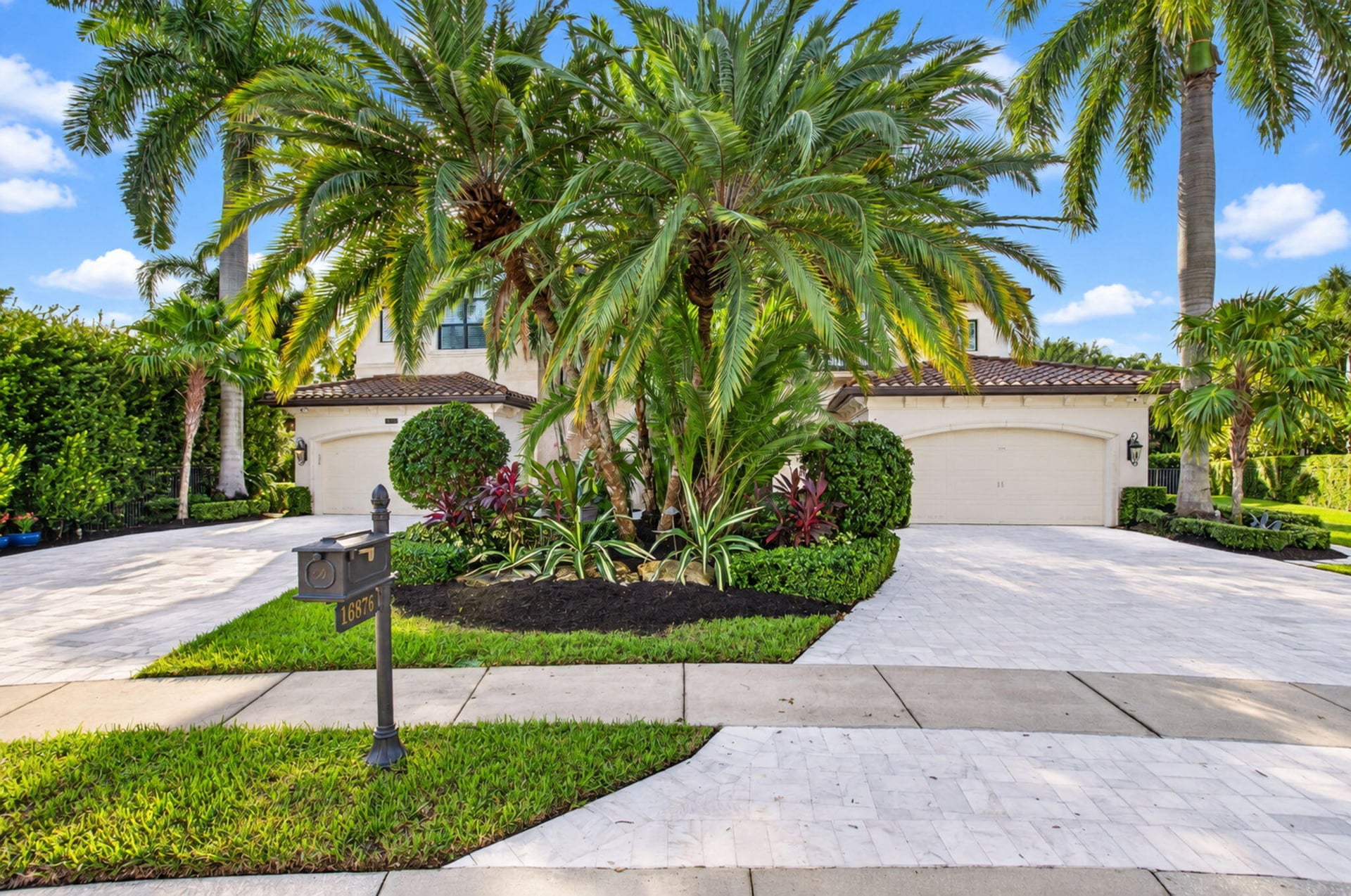 Residence photo 2