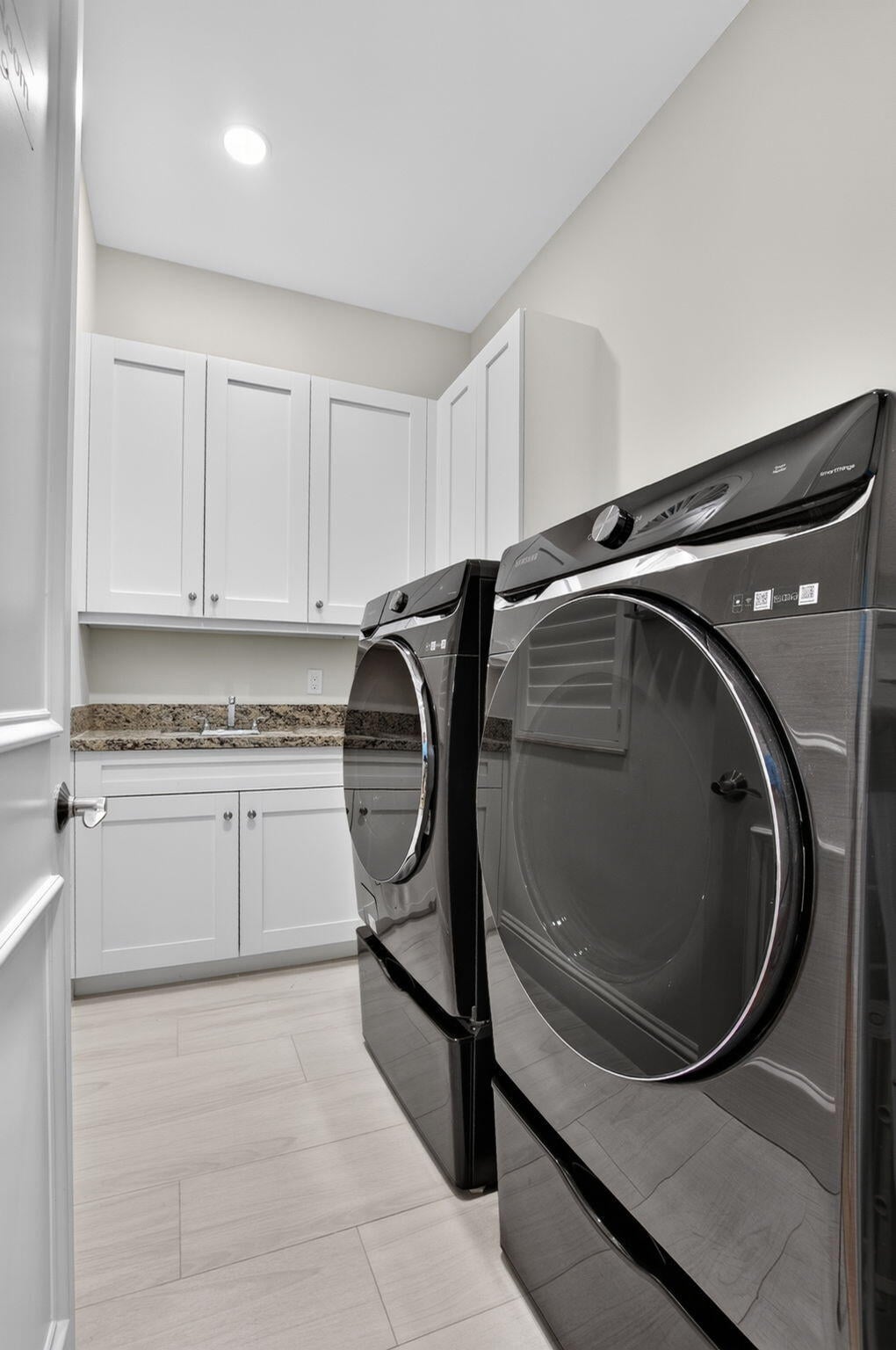 Residence photo 53