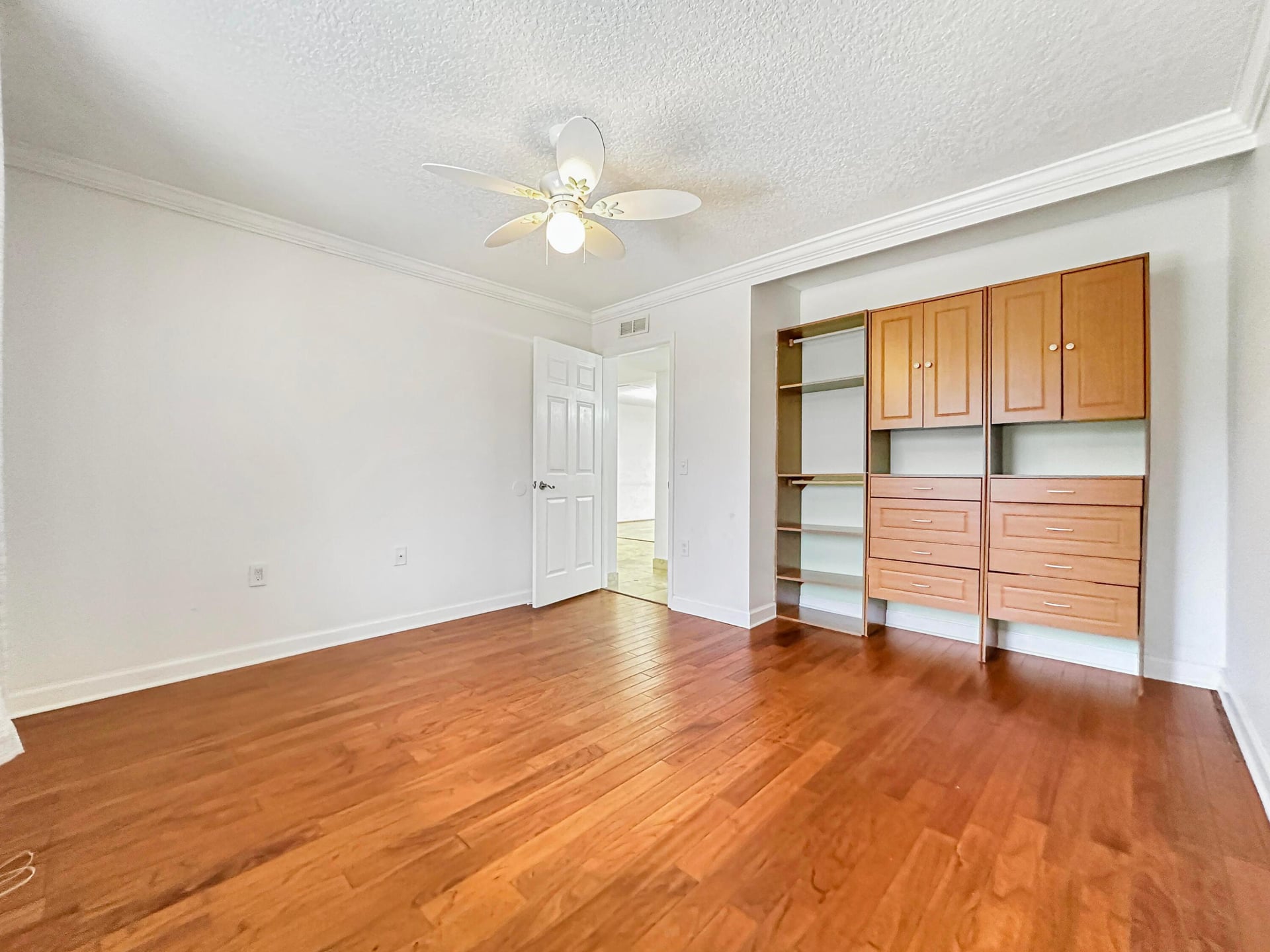 Unit 306 photo 14