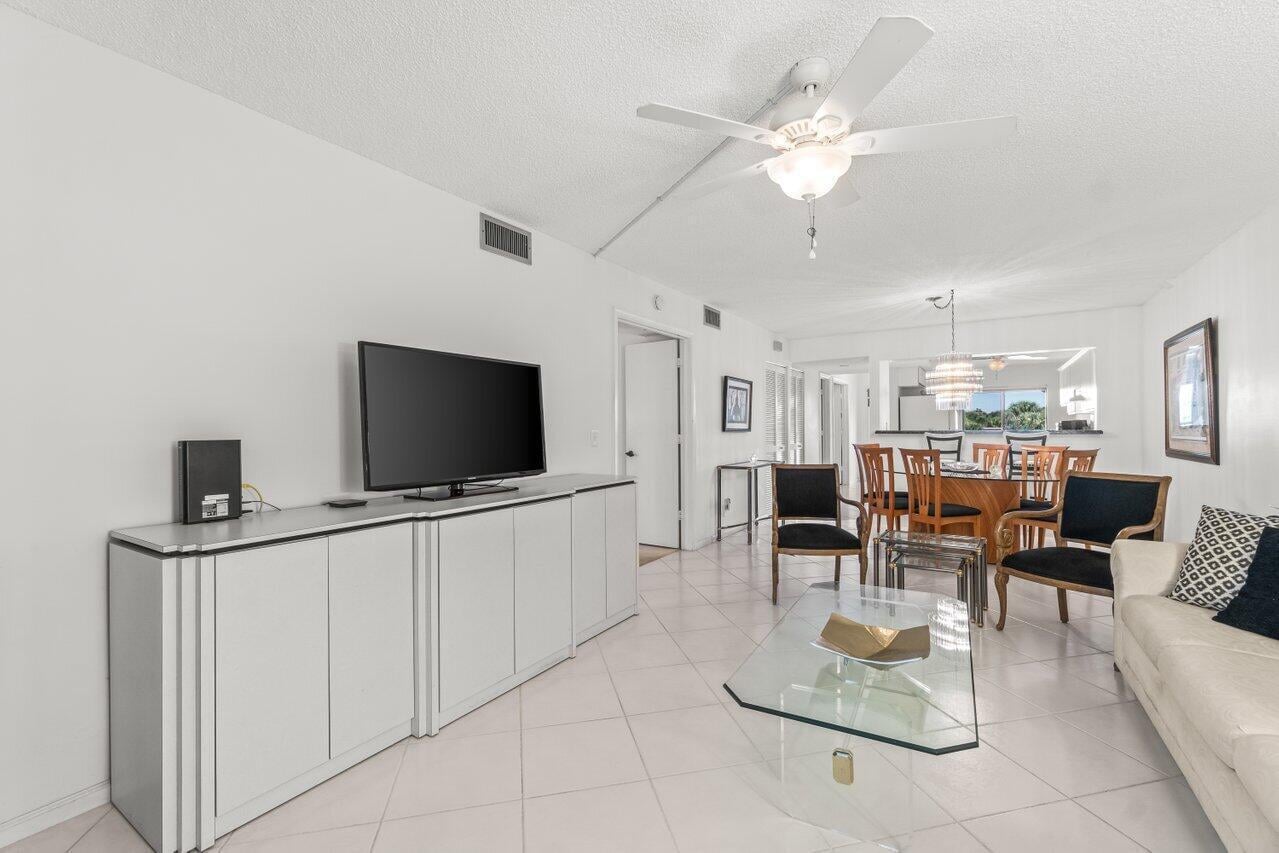 Unit 303 photo 18